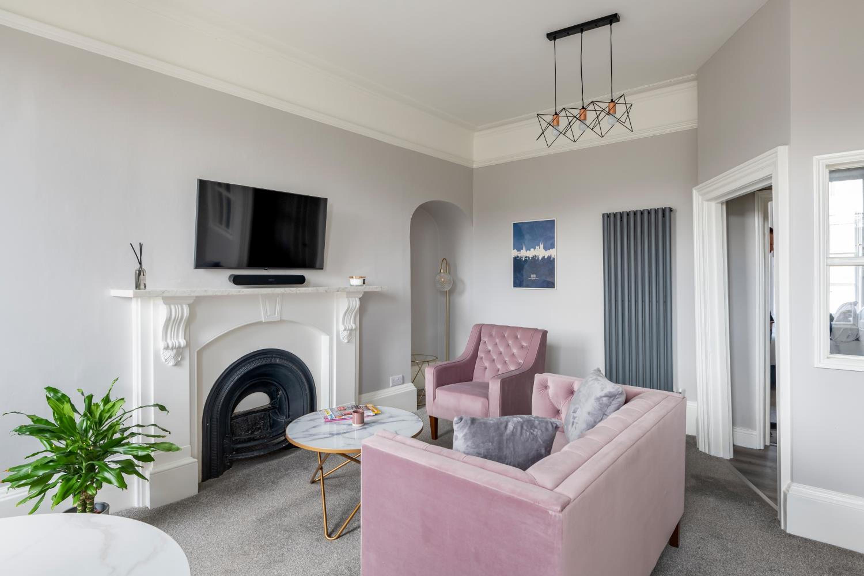 Luxury Georgian Escape, Central view 2