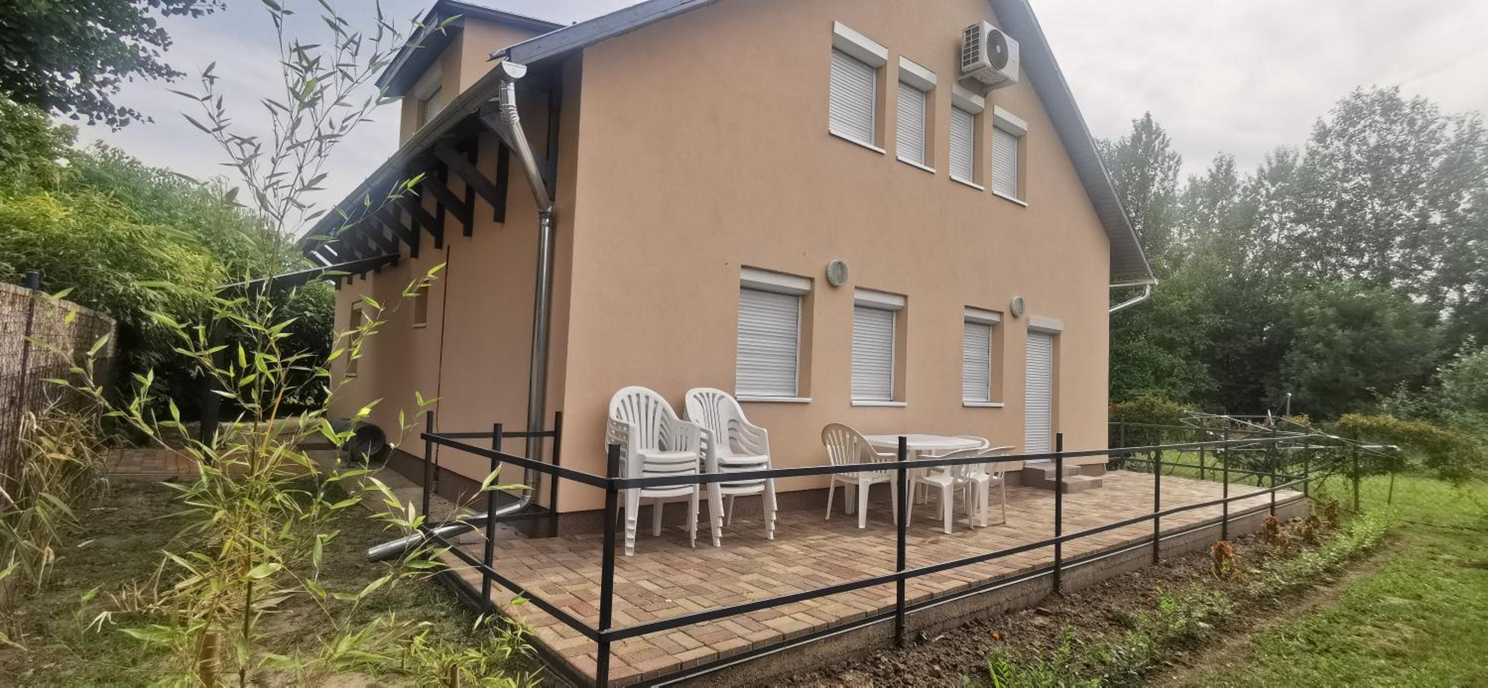 Rigófészek Apartmanház