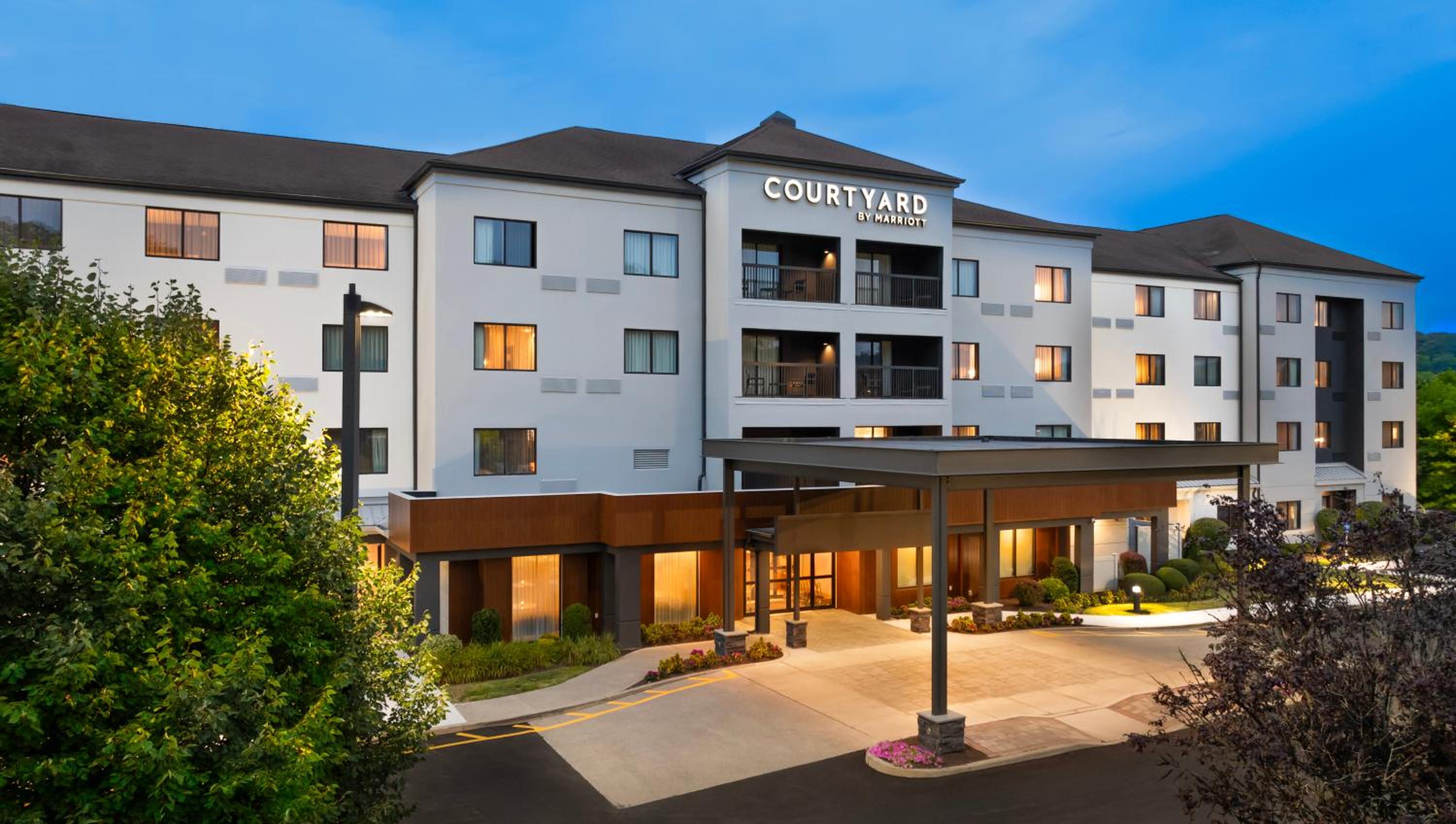 Danbury Vacations - Courtyard by Marriott Danbury - Property Image 47