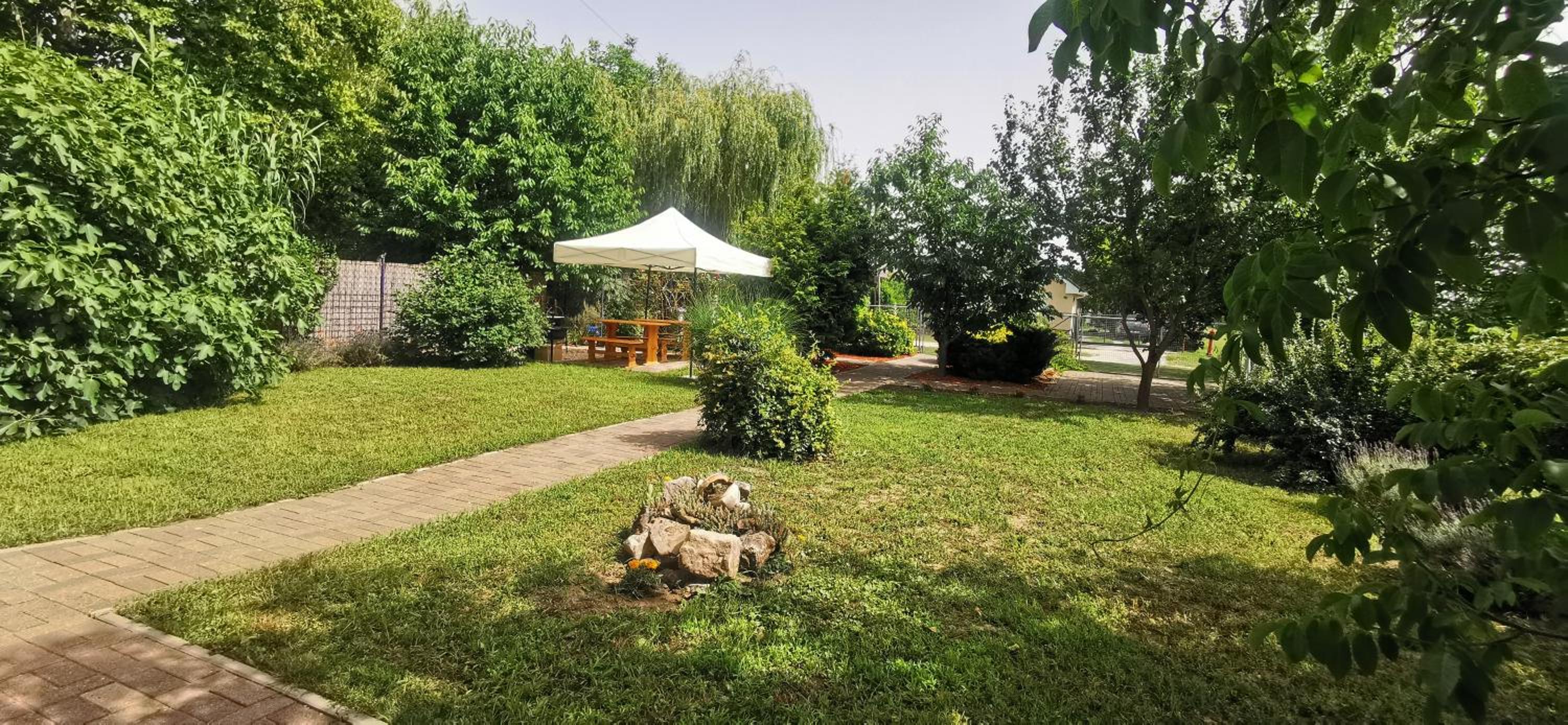 Rigófészek Apartmanház