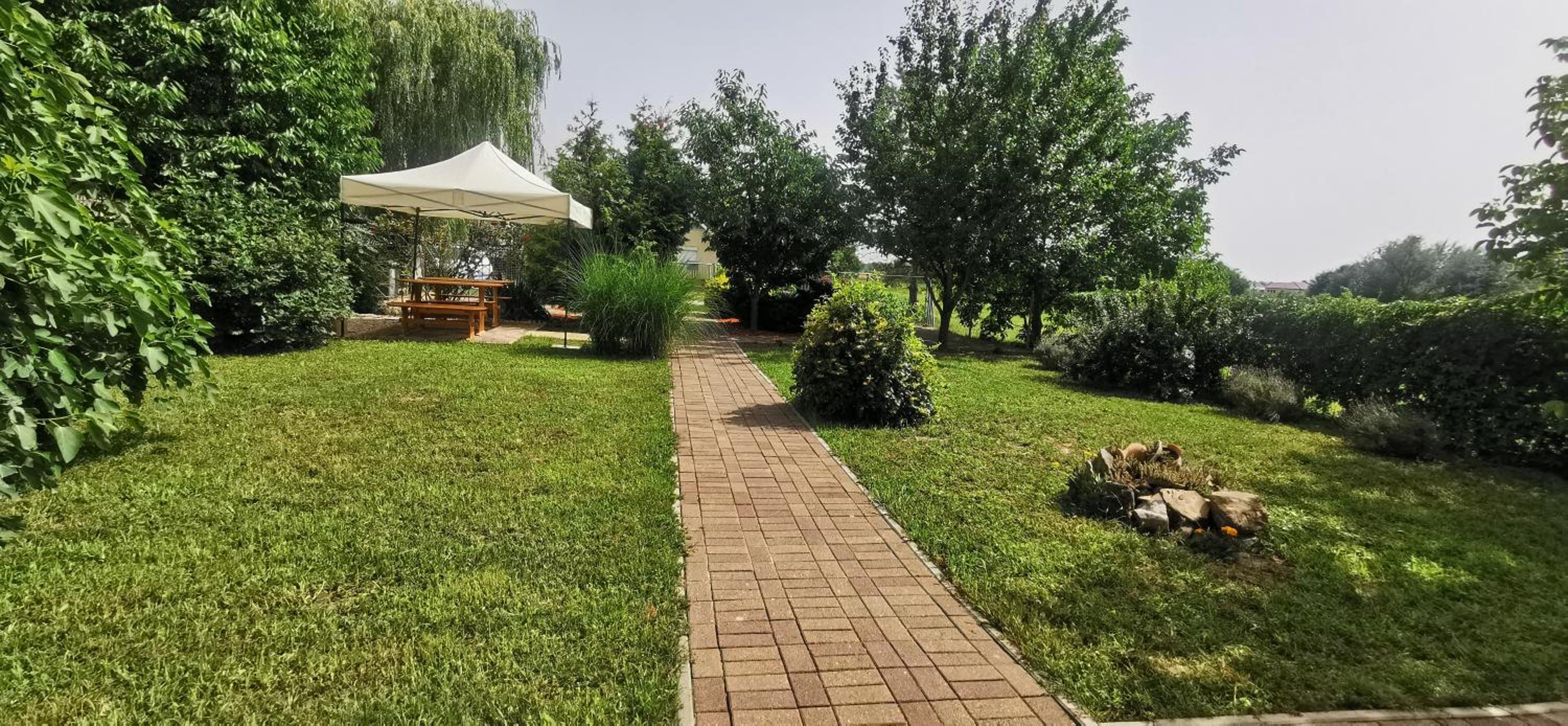 Rigófészek Apartmanház