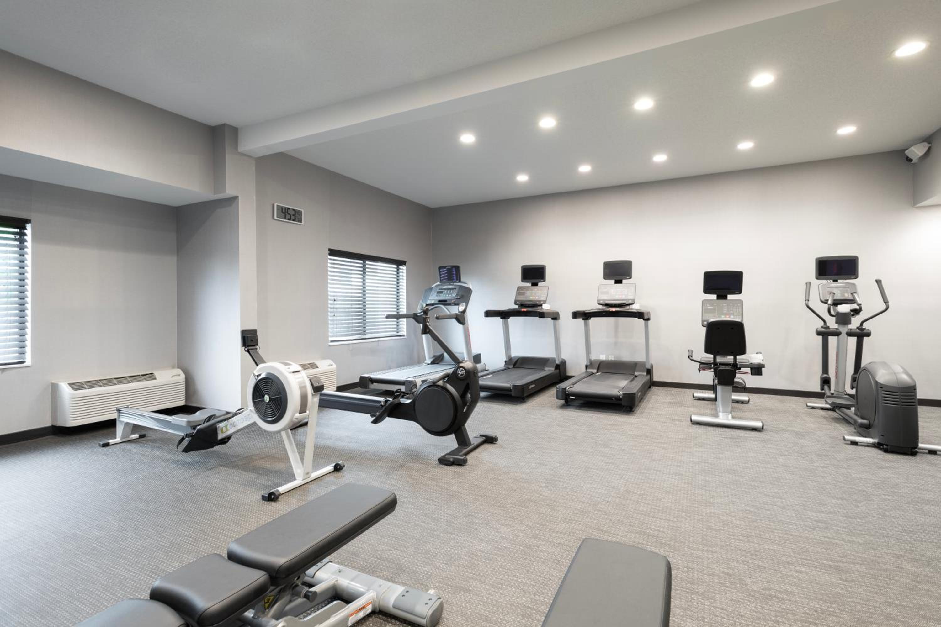 Danbury Vacations - Courtyard by Marriott Danbury - Property Image 6