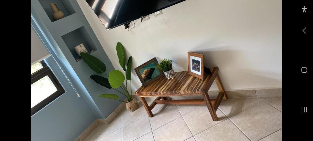 Beautiful newly refurbished 2 bedroom 2 Bathroom 2nd floor condo
