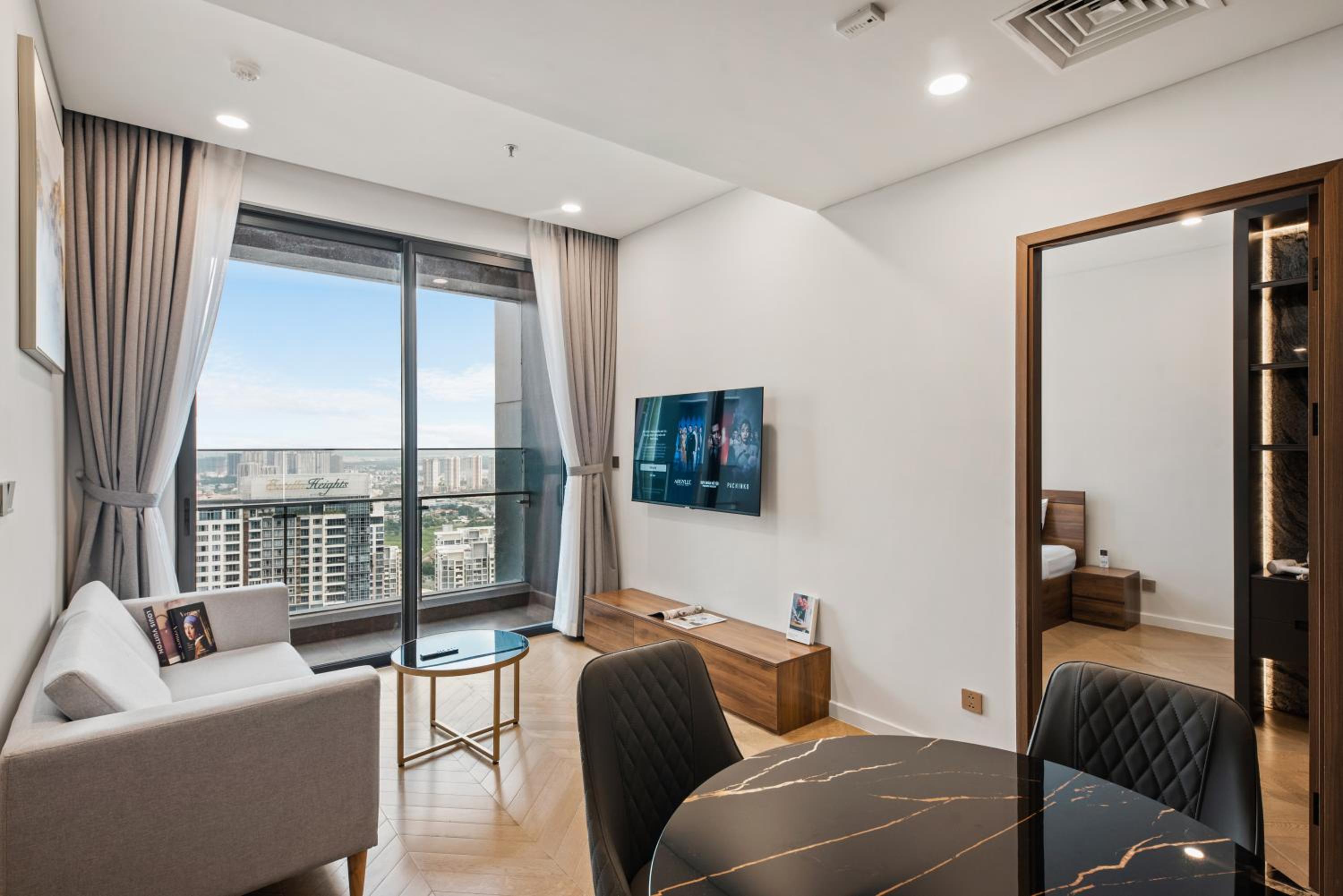 Smile Home - Lumiere Riverside - Luxury Stay in Thao Dien