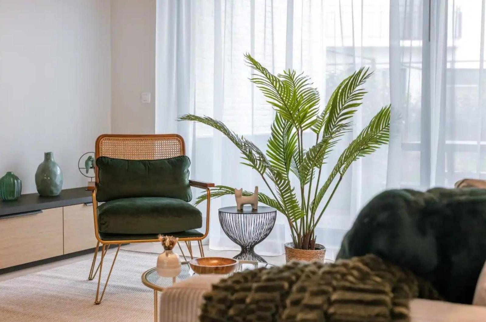Poseidon Luxe gelijkvloers appartement met tuin ,terras en gratis parkeren ondergrondse staanplaats
