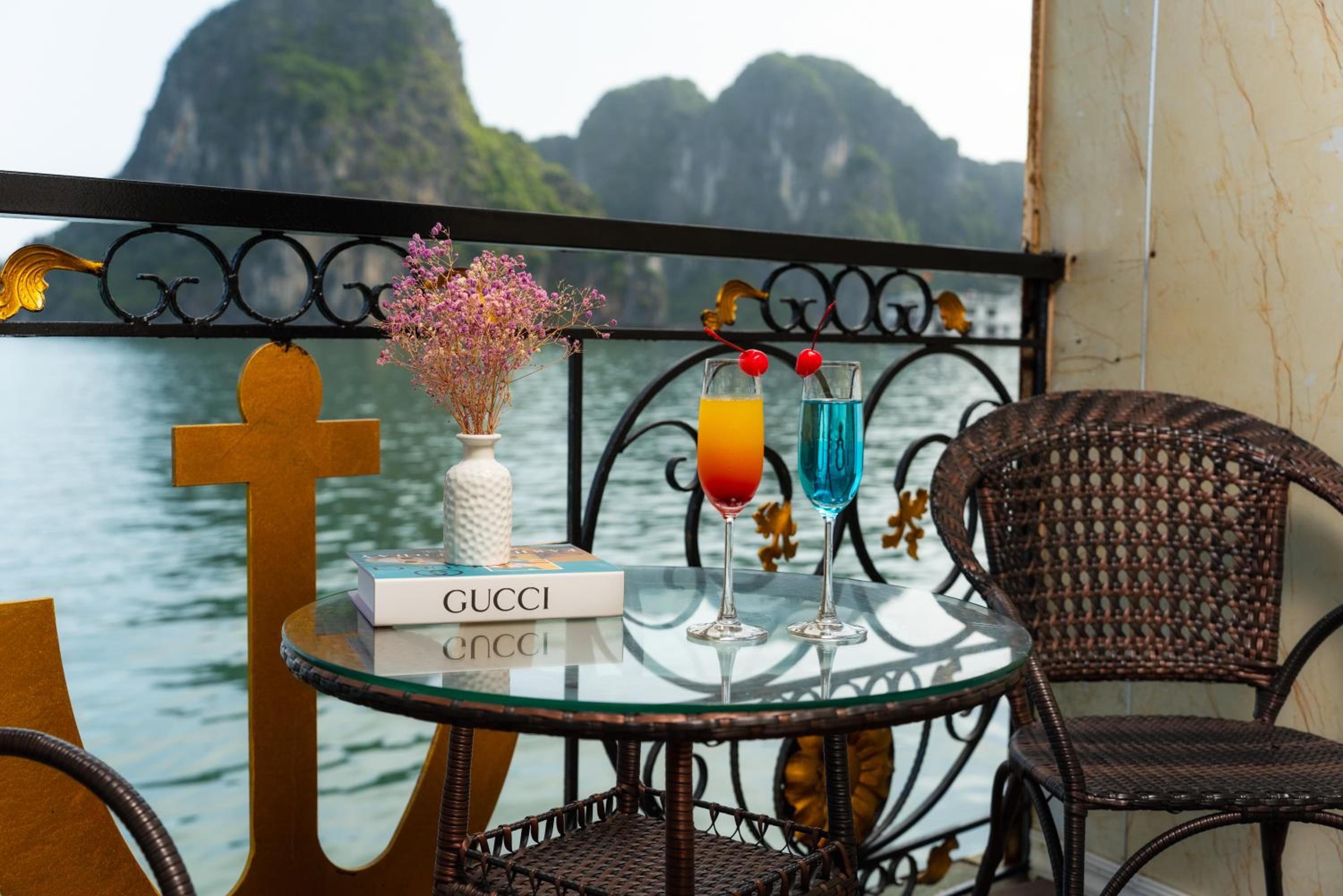 HaLONG AQUAMARINE ROYAL CRUISE