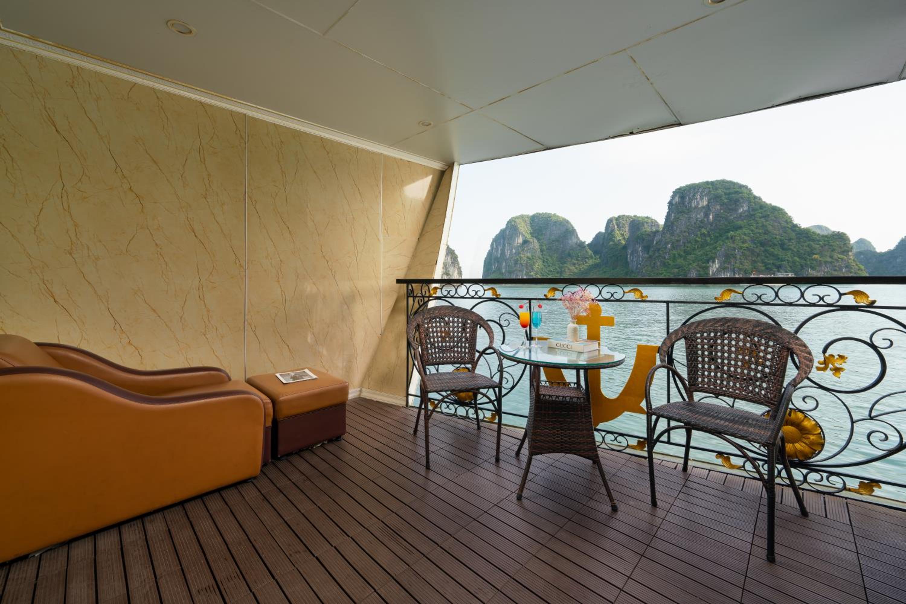 HaLONG AQUAMARINE ROYAL CRUISE