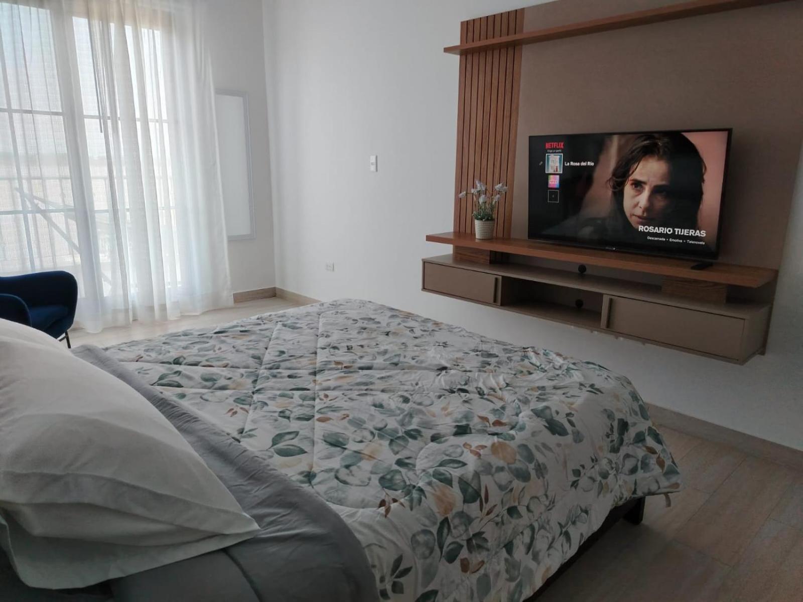 Luxury Apartments in Las Peñas - Guayaquil, LA ROSA DEL RIO Building, Balconies with Panoramic Views, Relaxation and Within the Tourist Zone view 3