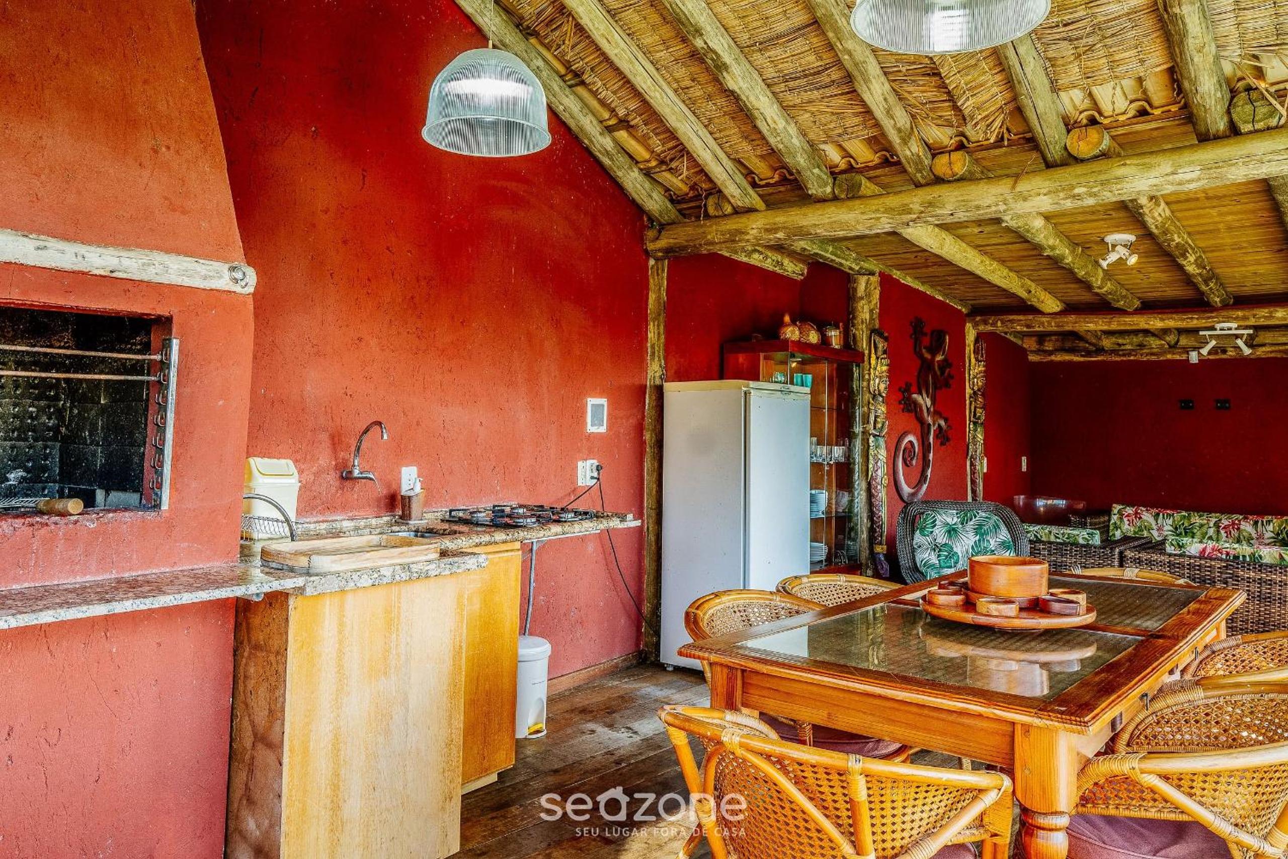 Beautiful rustic house w/ pool in Garopaba EGF000