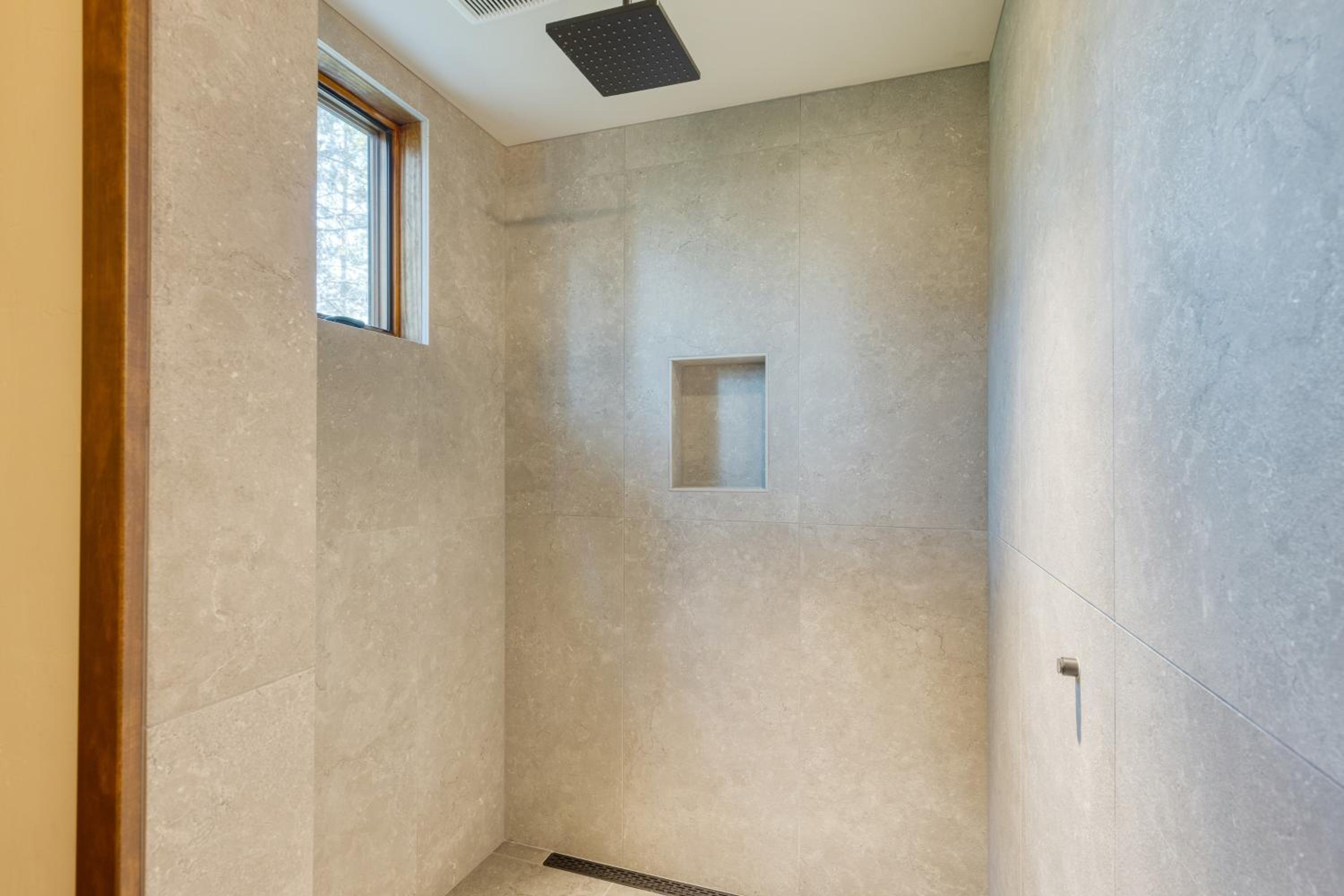 Newly Built • Sauna • Hot Tub • Cold Punge Lazy River Glamp-House by AvantStay