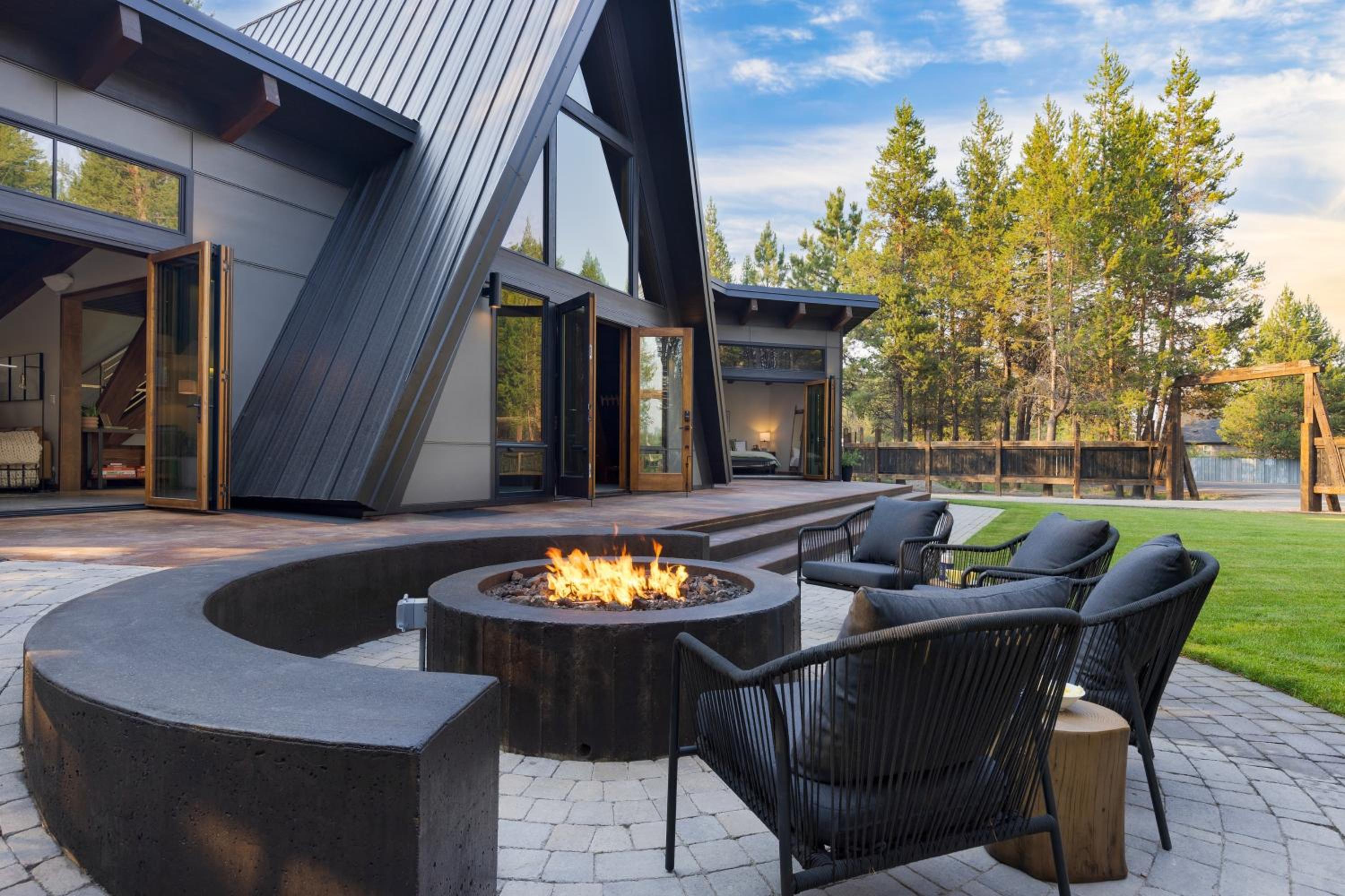 Newly Built • Sauna • Hot Tub • Cold Punge Lazy River Glamp-House by AvantStay