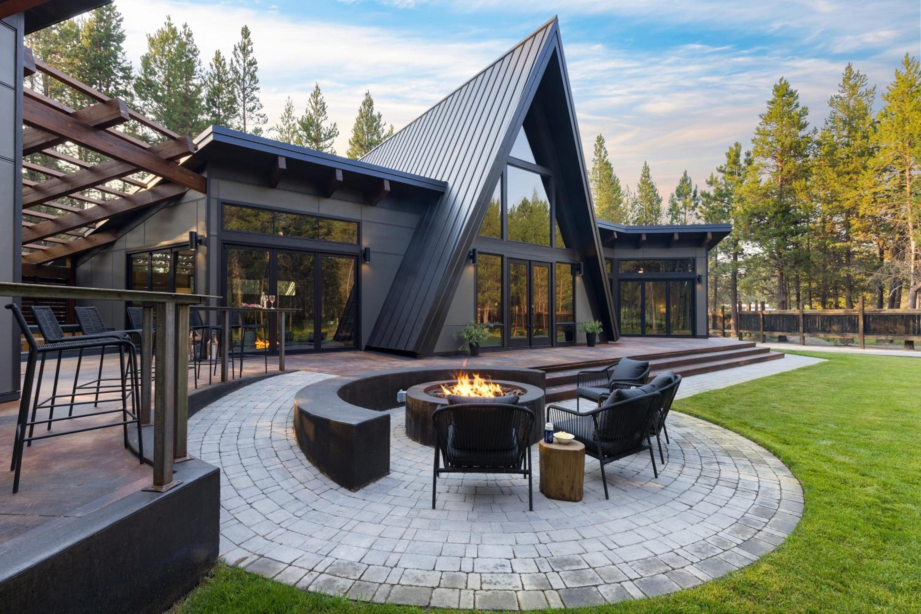 Newly Built • Sauna • Hot Tub • Cold Punge Lazy River Glamp-House by AvantStay