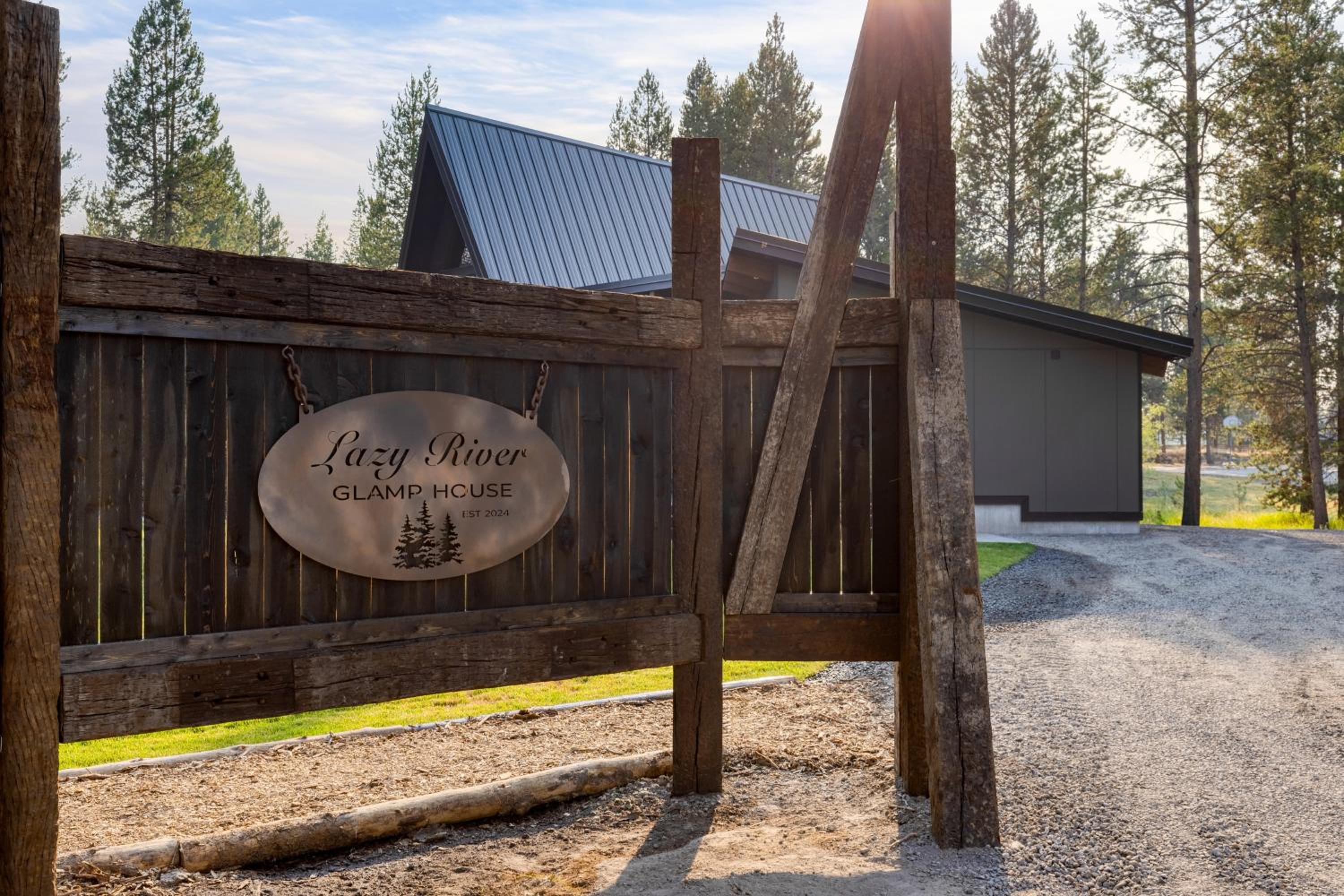 Newly Built • Sauna • Hot Tub • Cold Punge Lazy River Glamp-House by AvantStay