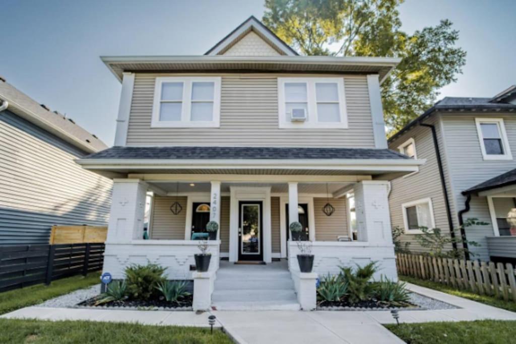 Chic 1BR Retreat with Sofa Bed, Free Parking