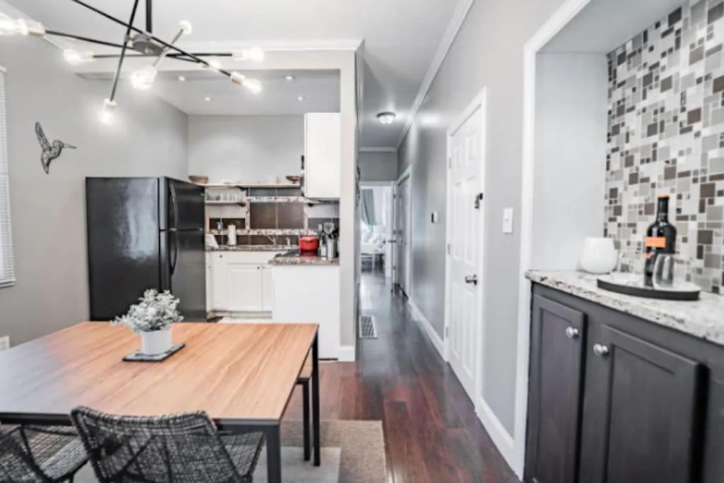 Chic 1BR Retreat with Sofa Bed, Free Parking