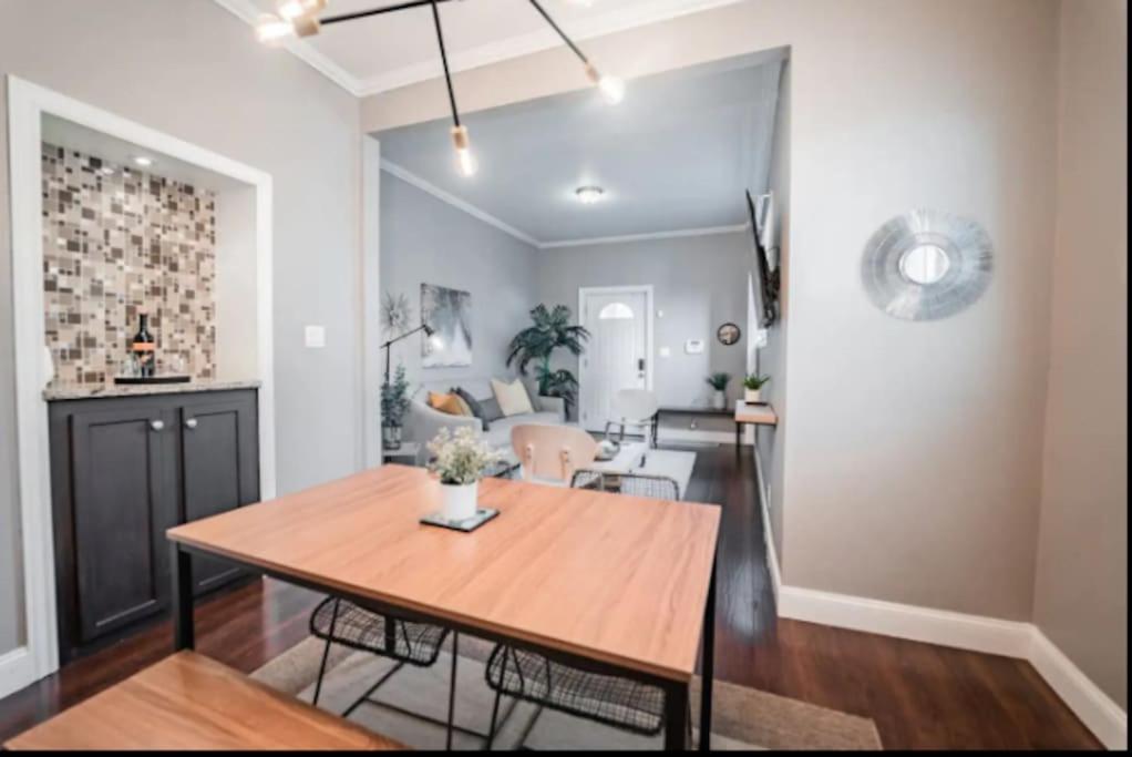 Chic 1BR Retreat with Sofa Bed, Free Parking