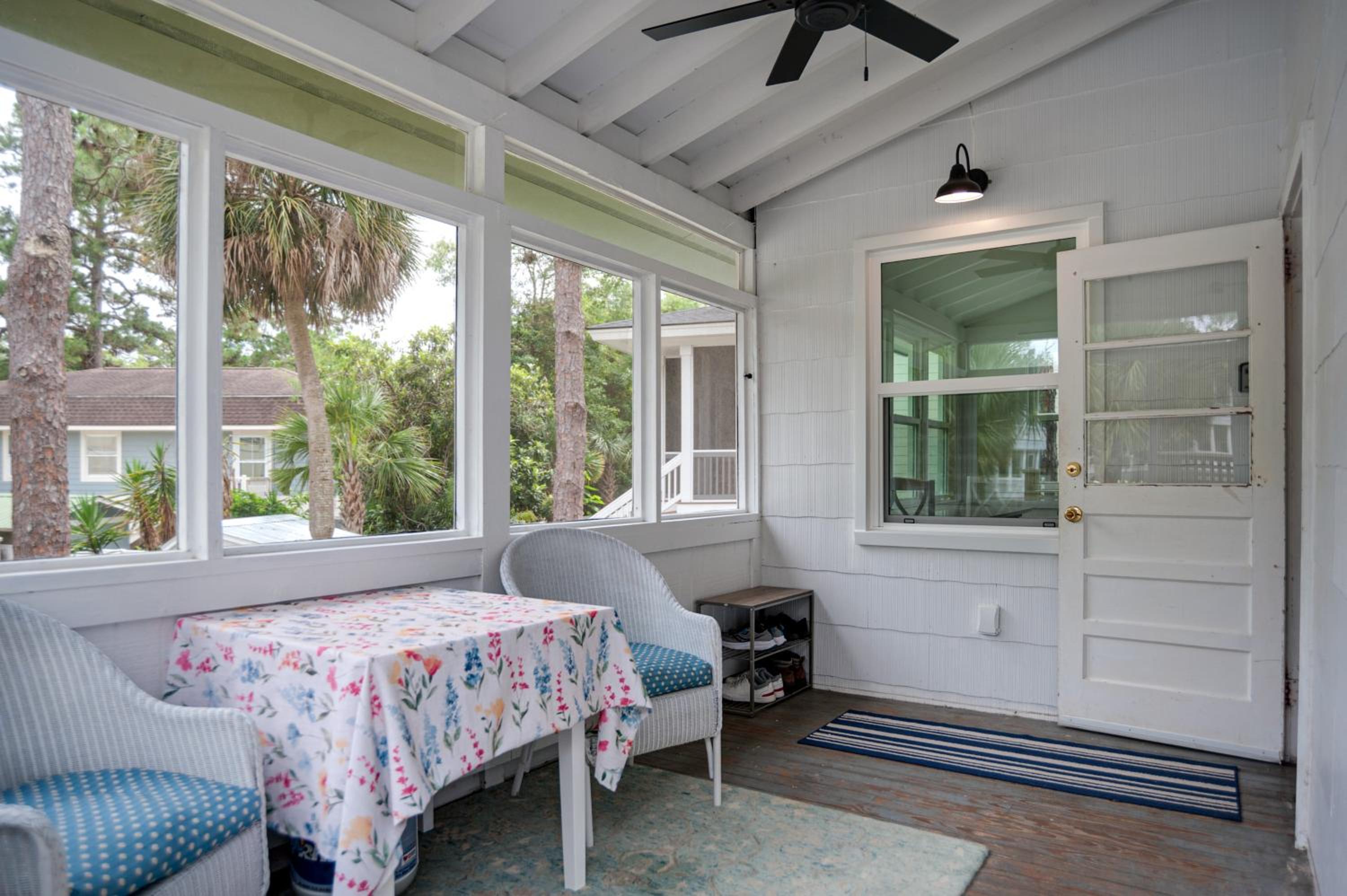 Newly Renovated Duplex, Upper Unit, 4th row from the beach view 3