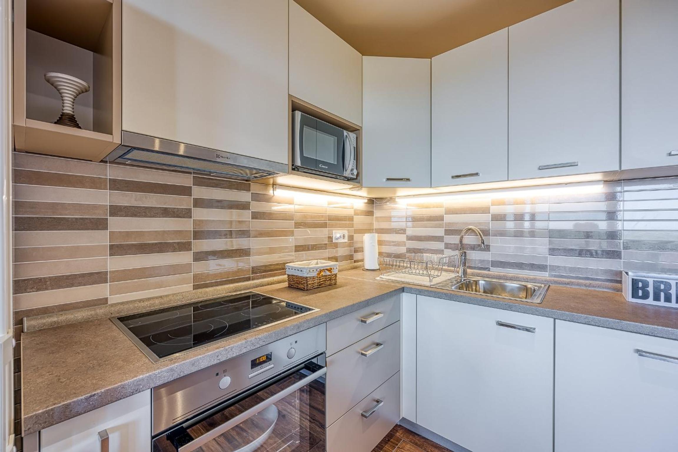 Apartment M- Panoramic View view 4
