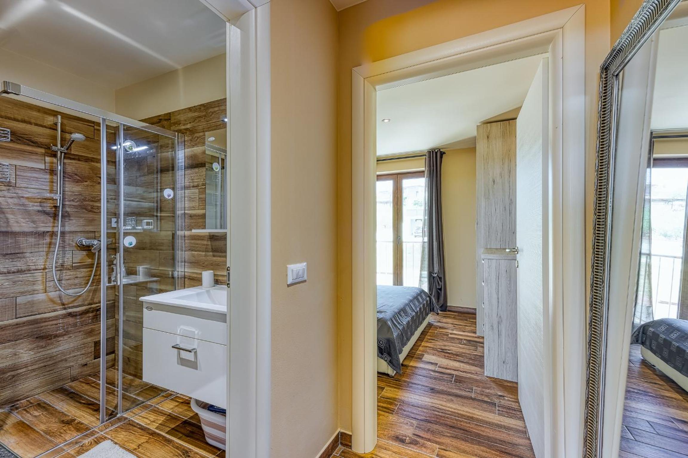 Apartment M- Panoramic View view 5