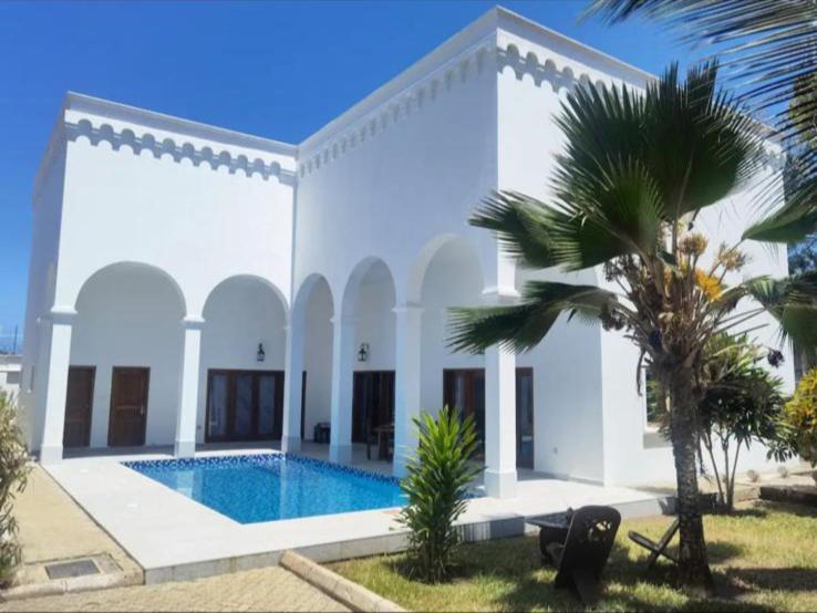 Clem Villa