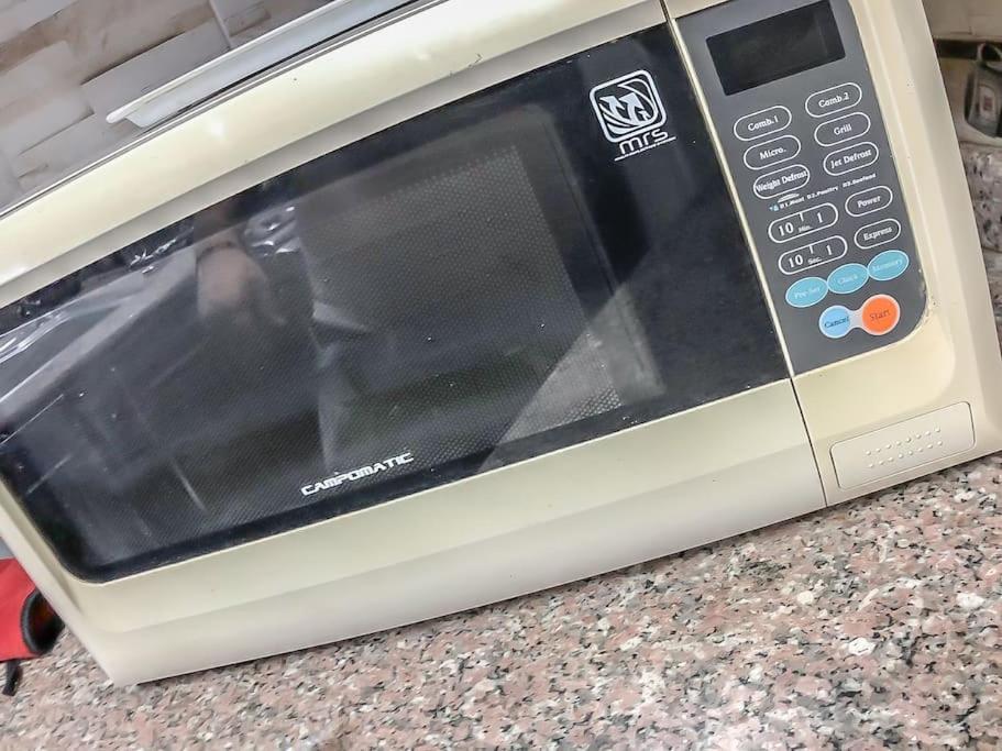 Luxury house, near to airport, AC, Wifi