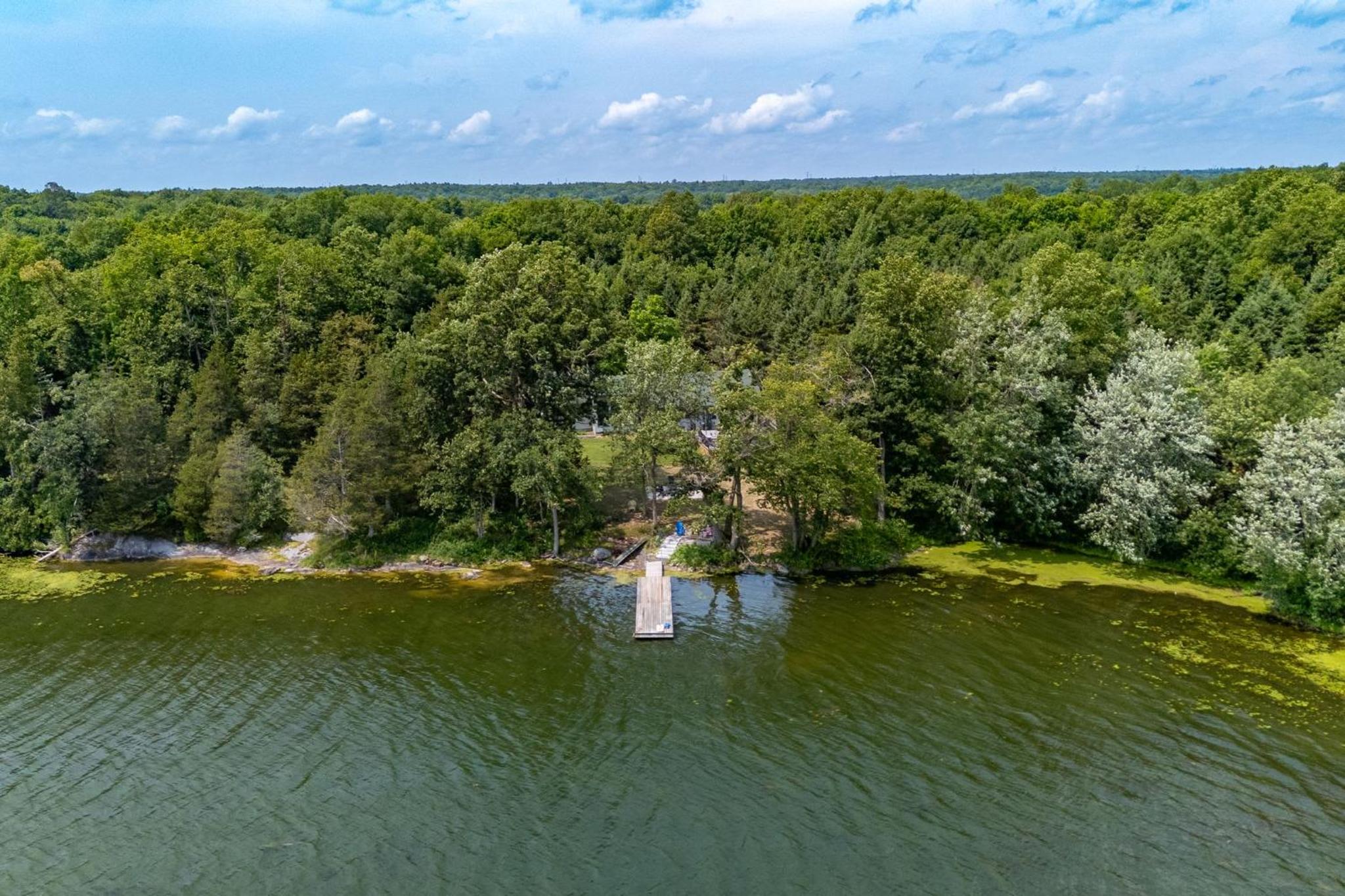 Private waterfront nature escape