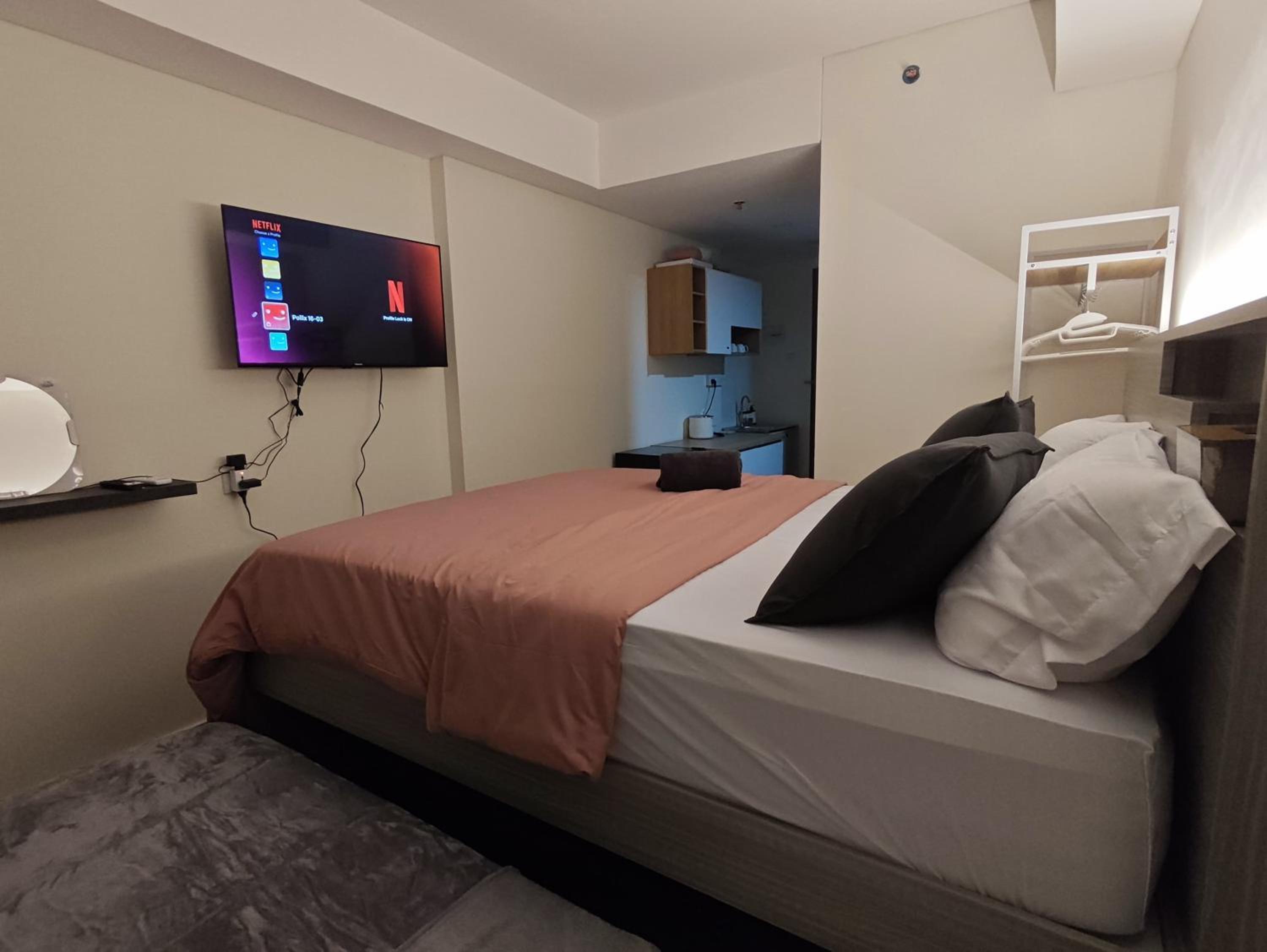 Pollux High Rise Apartments at Batam Center with Netflix by MESA