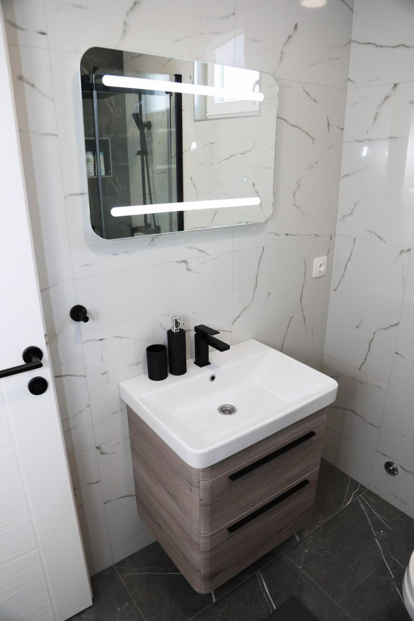 Apartman Keman