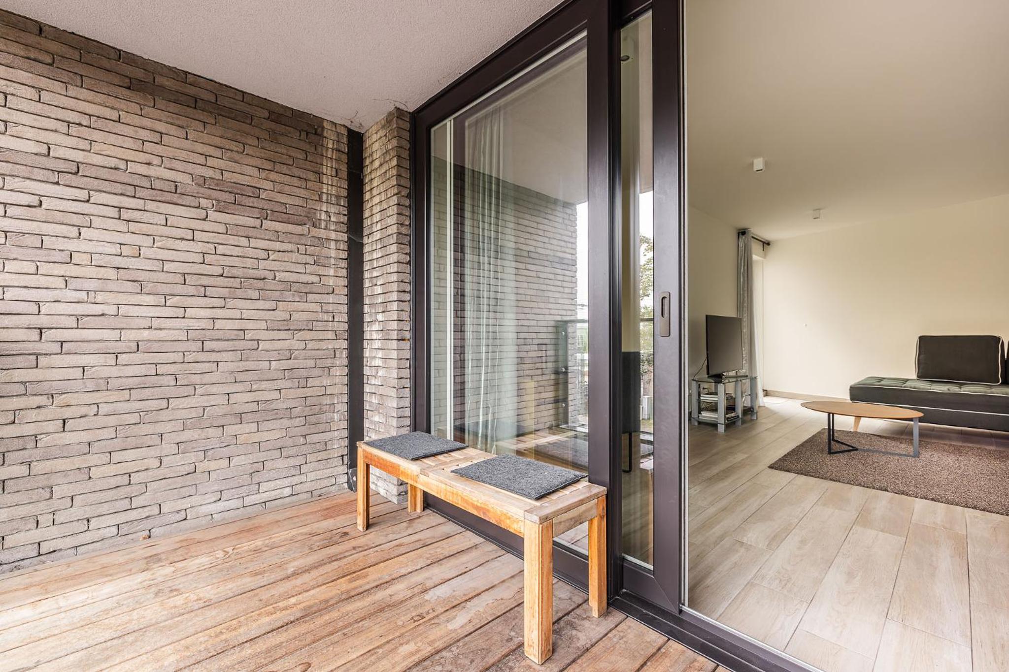 Red Rabbit Tourist and Business Flats with indoor parking - 1 to 5 or 6p - region gnt antwp brux