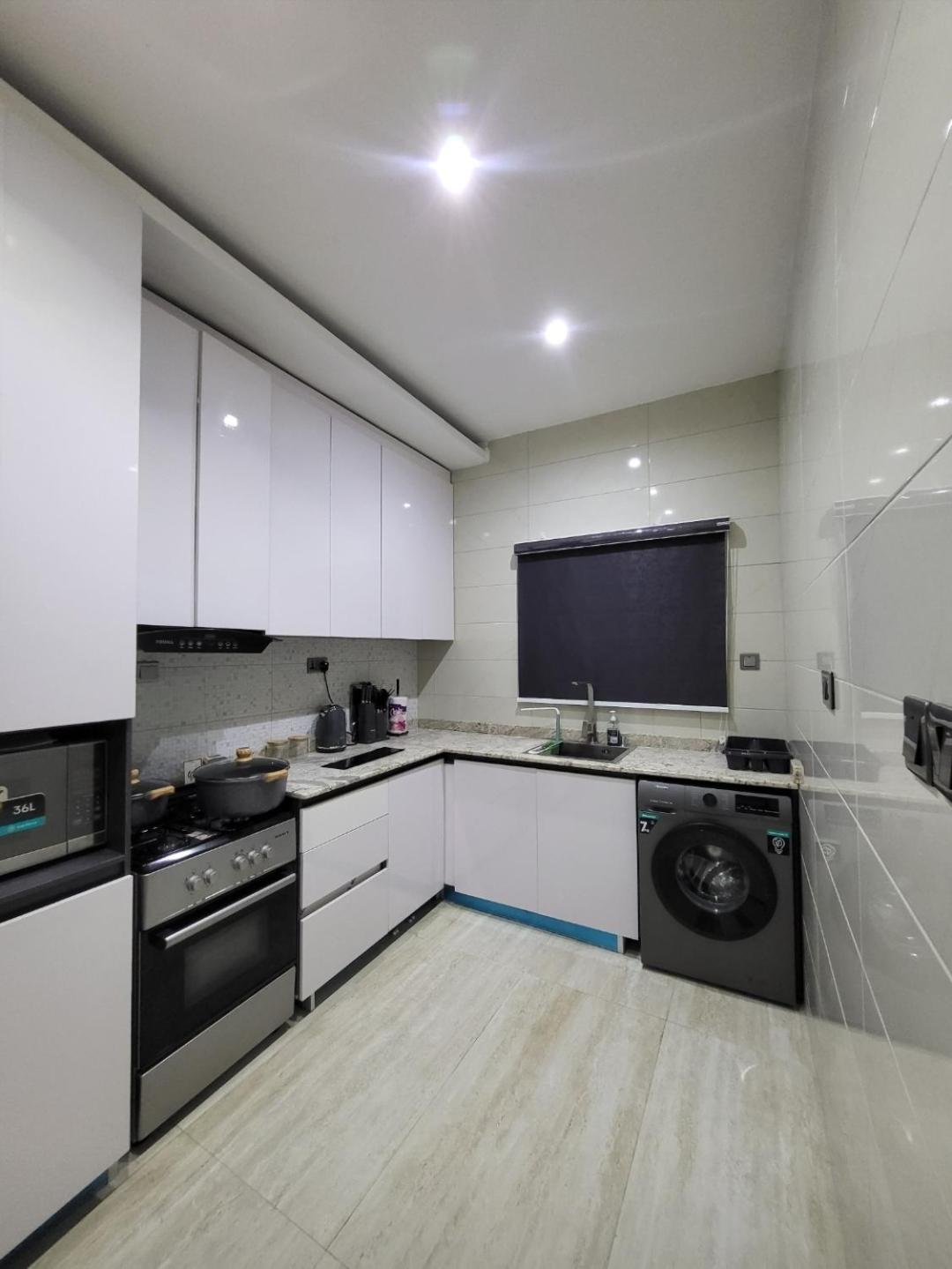 Lovely 2 Bedroom Flat in Lekki,Lagos Nigeria view 5