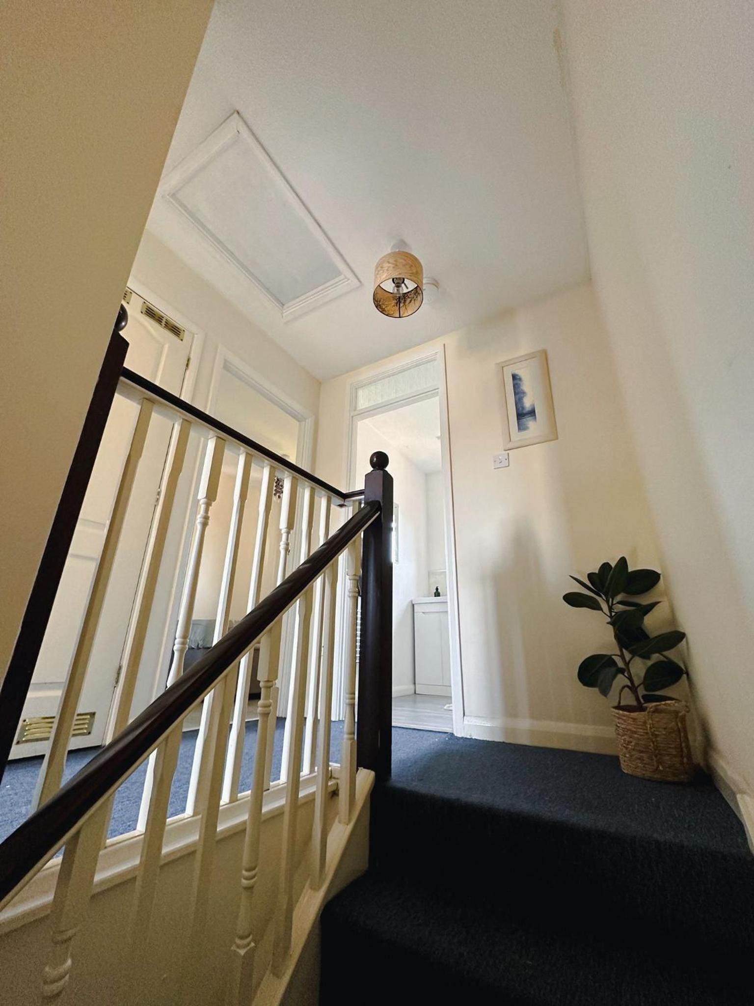 Great Contractor House with Private Garden Allocated Parking Close to Bedford River Embankment view 4