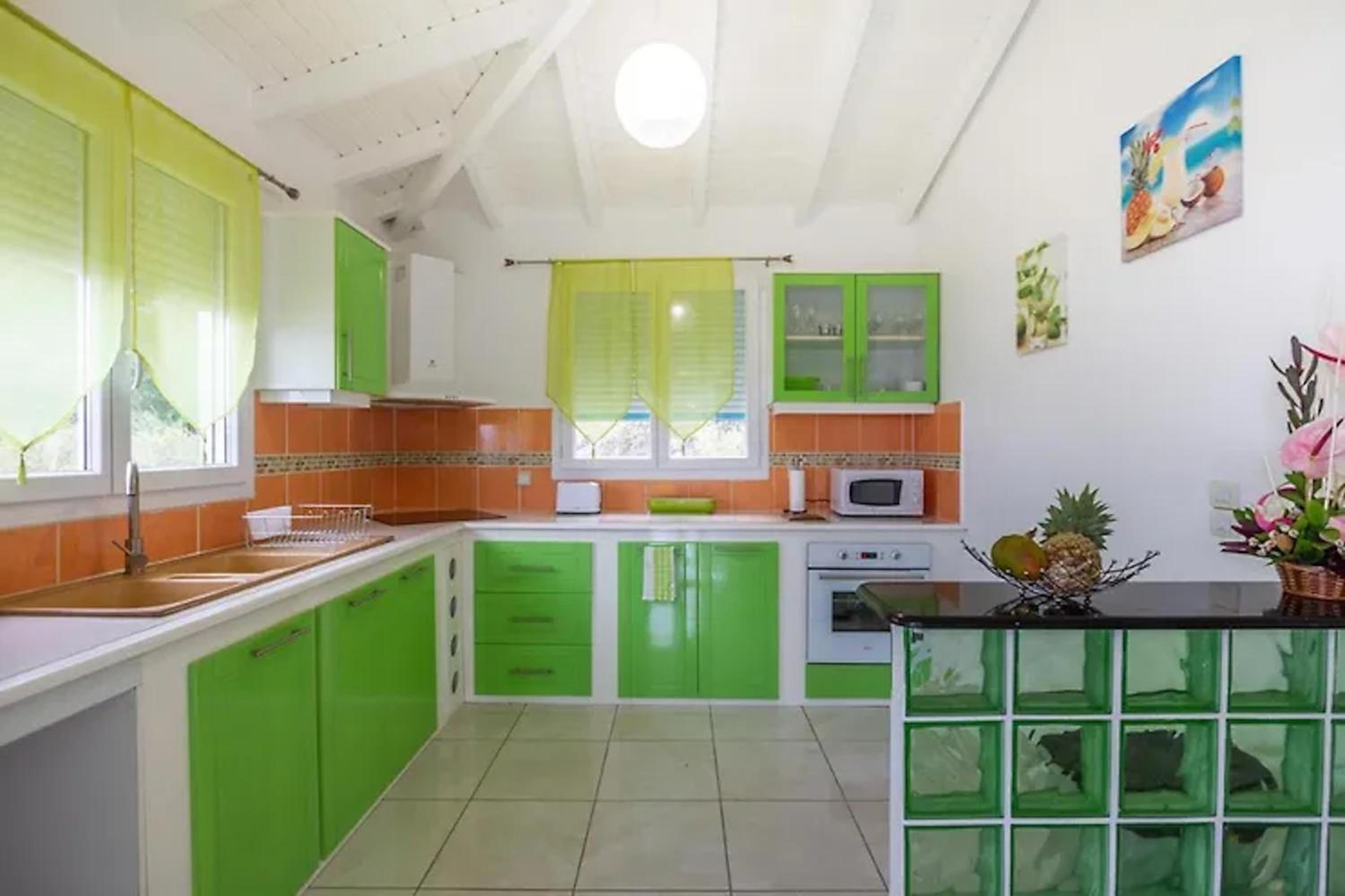 Maison charmante à Le Moule avec piscine partagée view 3