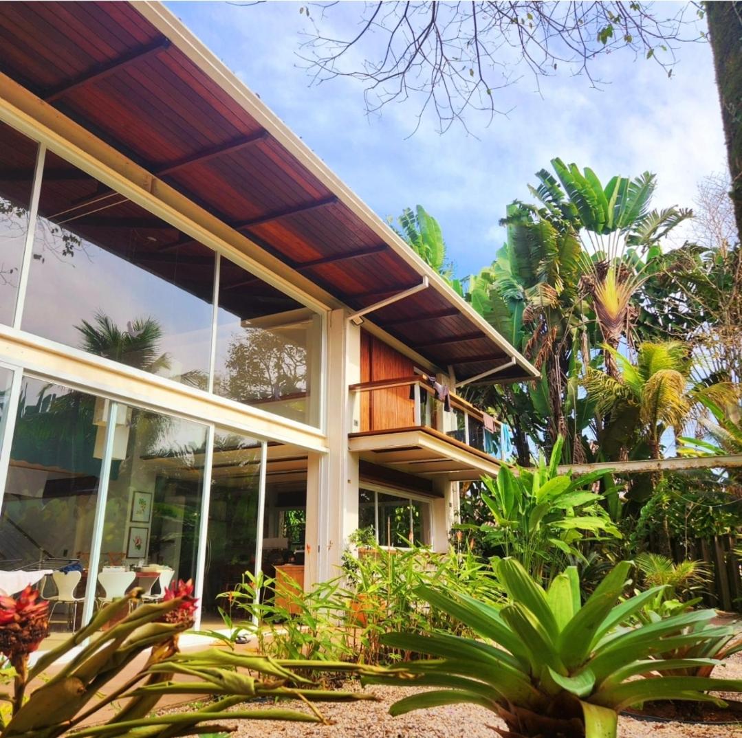 Salt 'n Paradise Luxury Surf and Beach Suites