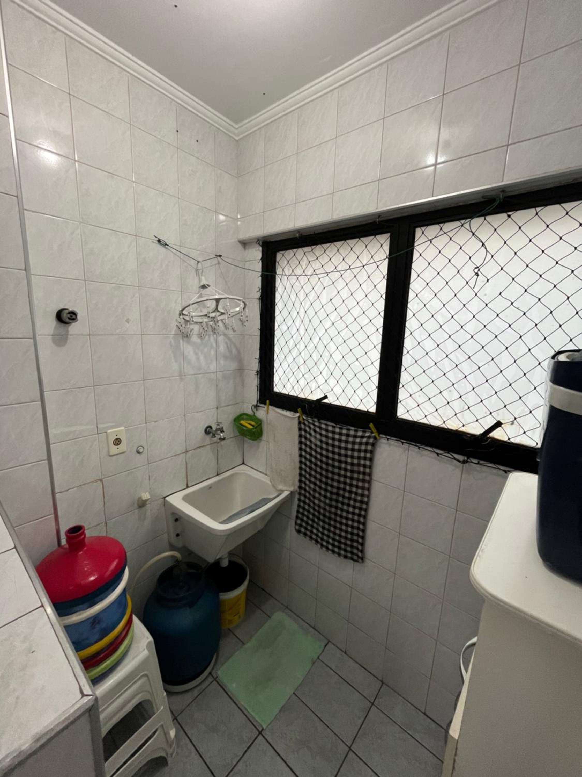 Ap Canto do Forte com Wi-Fi, TV e varanda