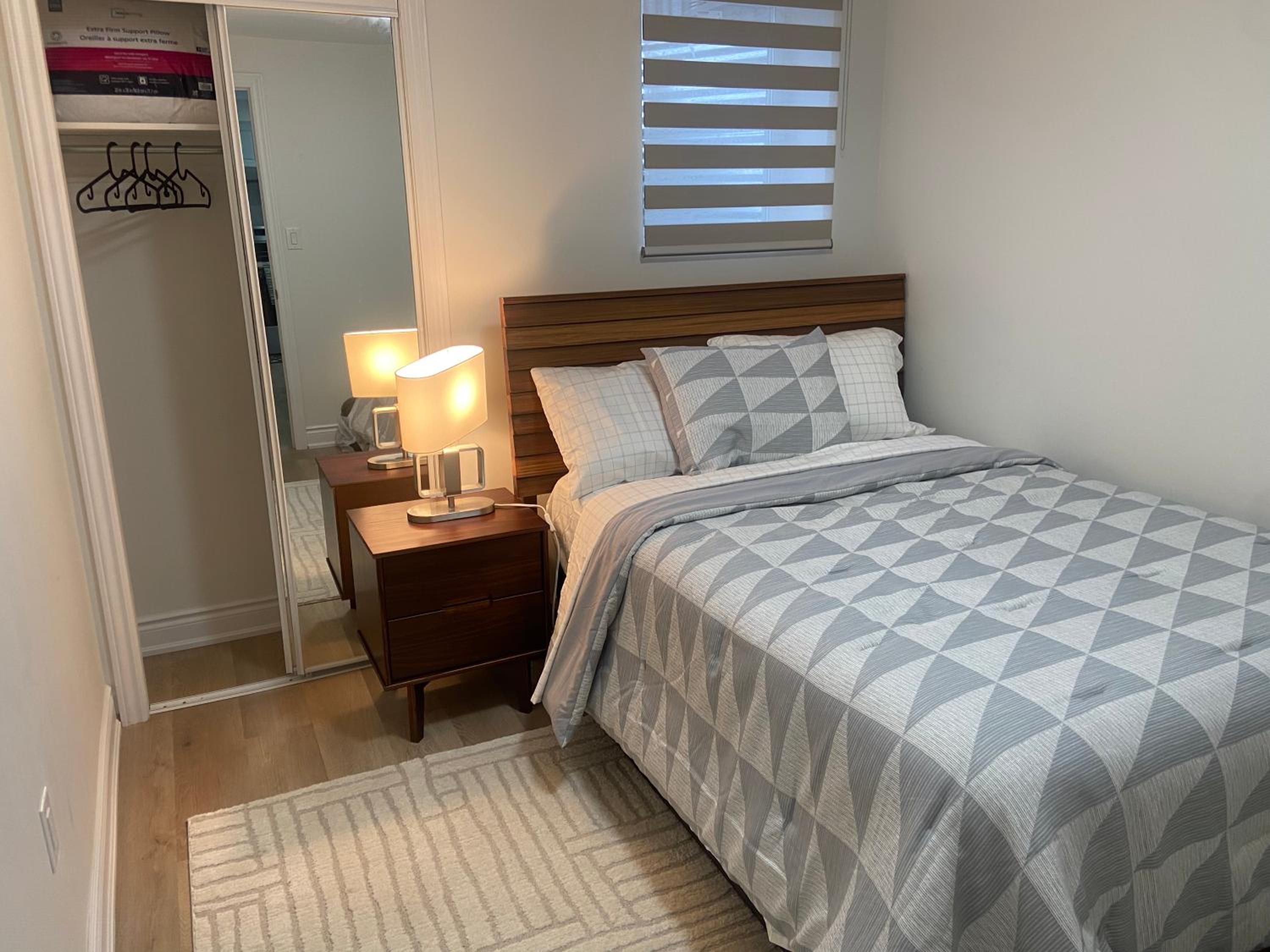 Beautiful 2-bedroom basement apartment in center of Milton