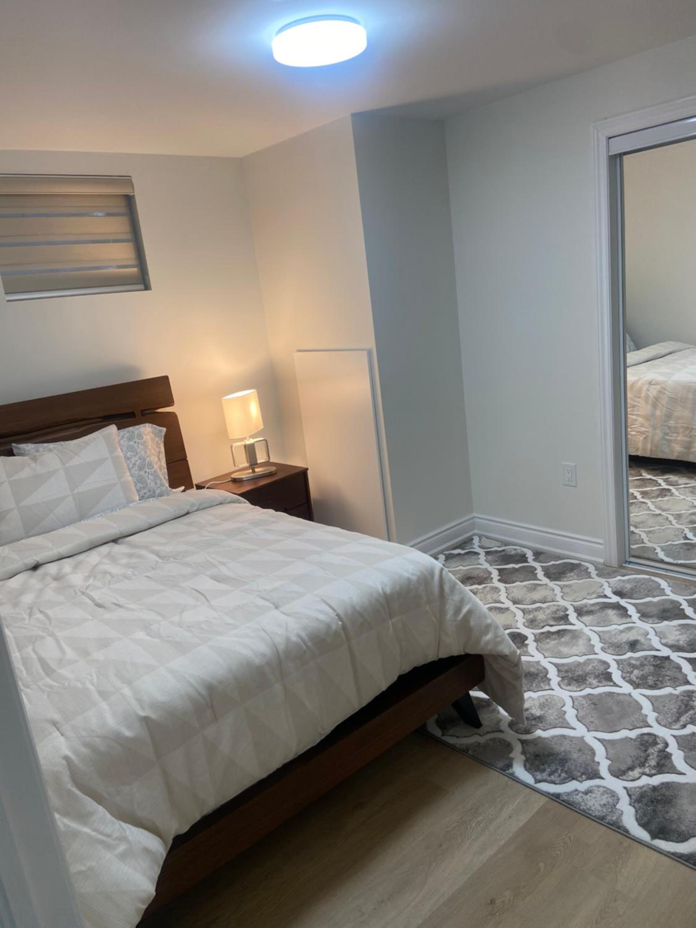 Beautiful 2-bedroom basement apartment in center of Milton