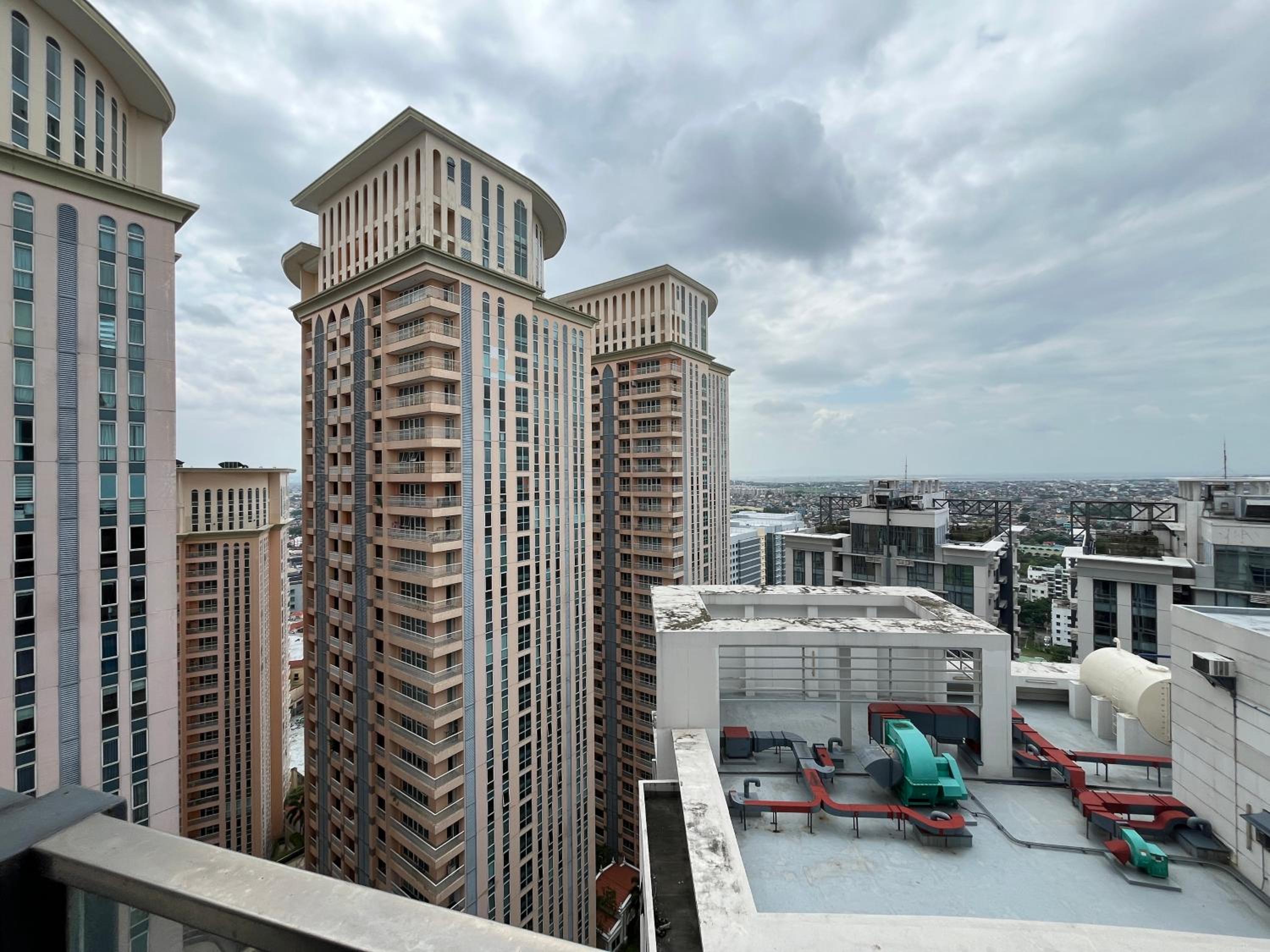 1BR Staycation at The Florence McKinley Hill BGC Taguig view 5