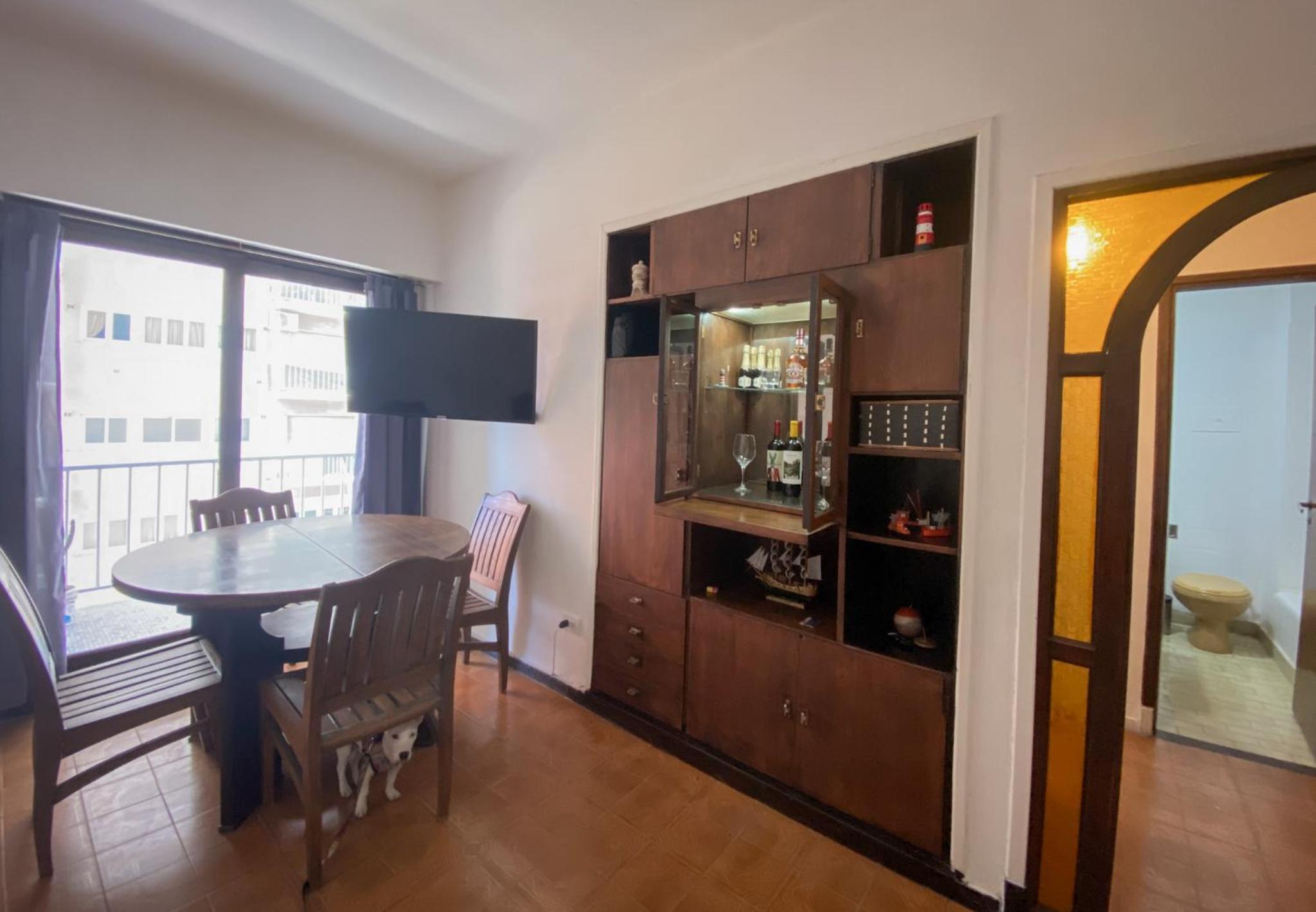 a pasos del mar descubre tu oasis en Mar del Plata Encantador Apartamento con balcón a la calle