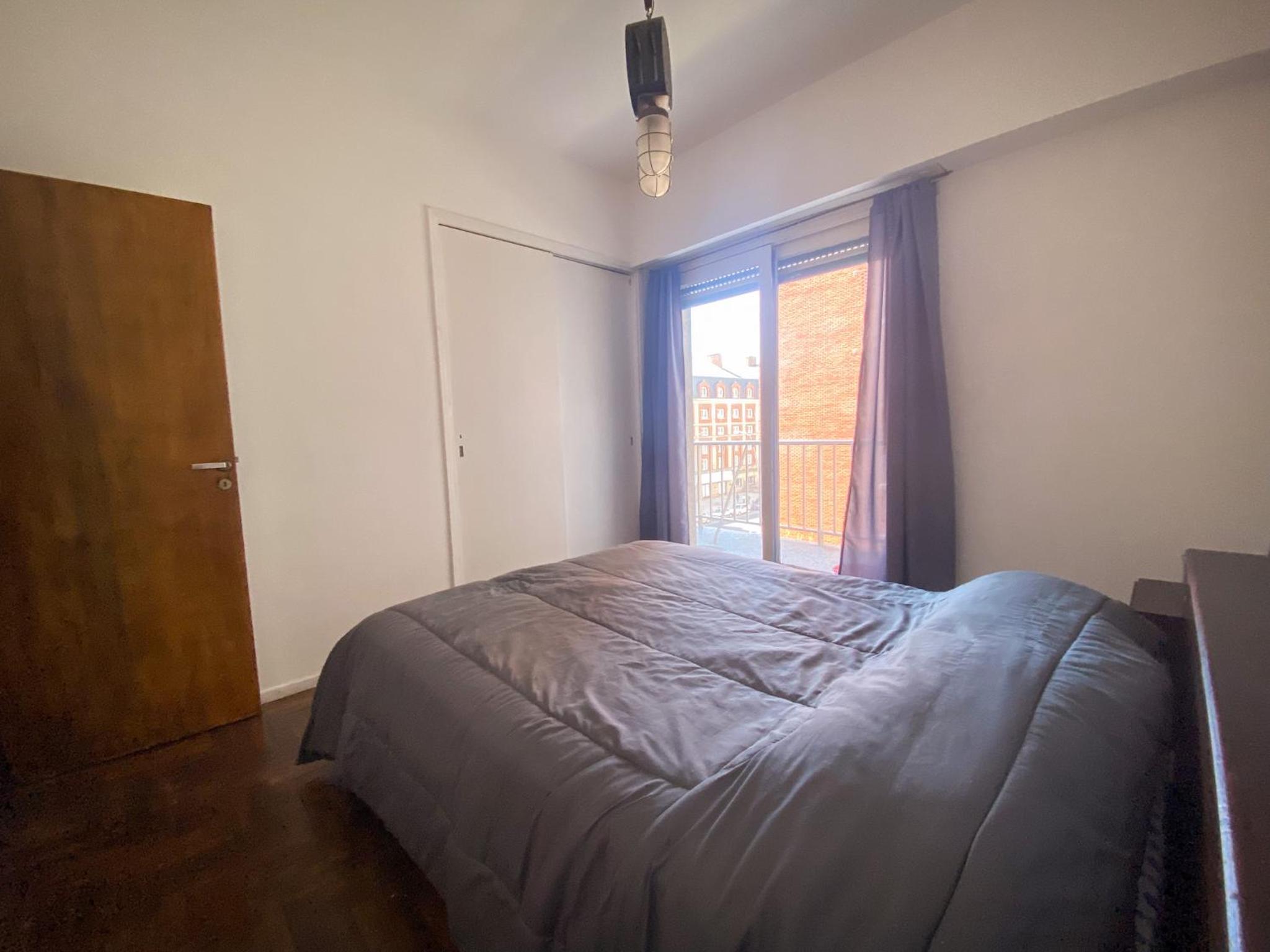 a pasos del mar descubre tu oasis en Mar del Plata Encantador Apartamento con balcón a la calle