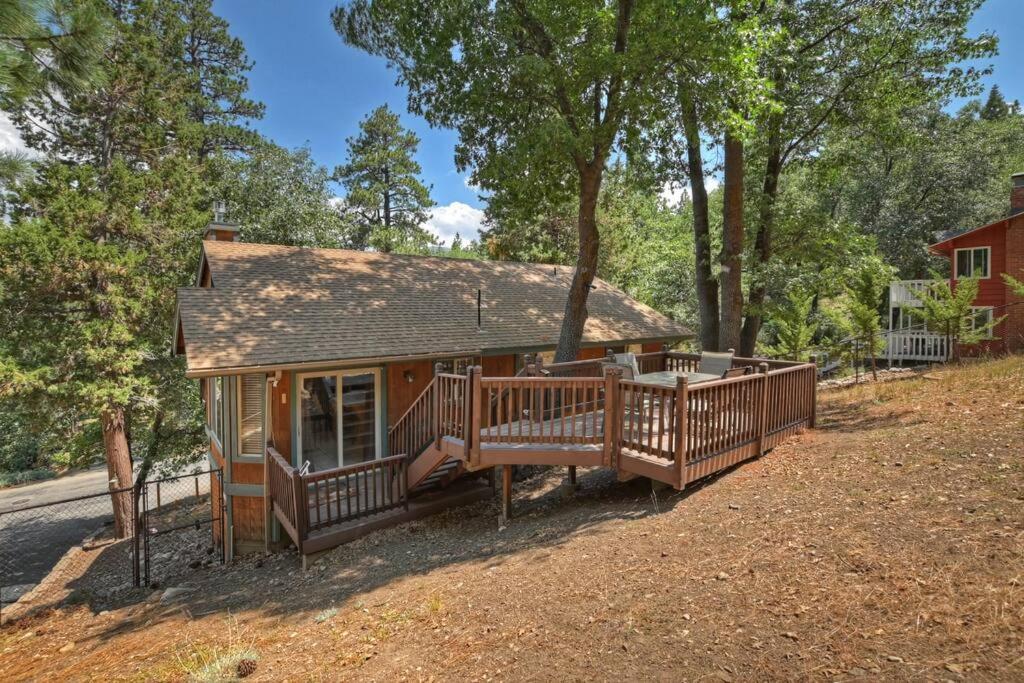 Cozy Bear Cabin With AC Hot Tub MountainViews