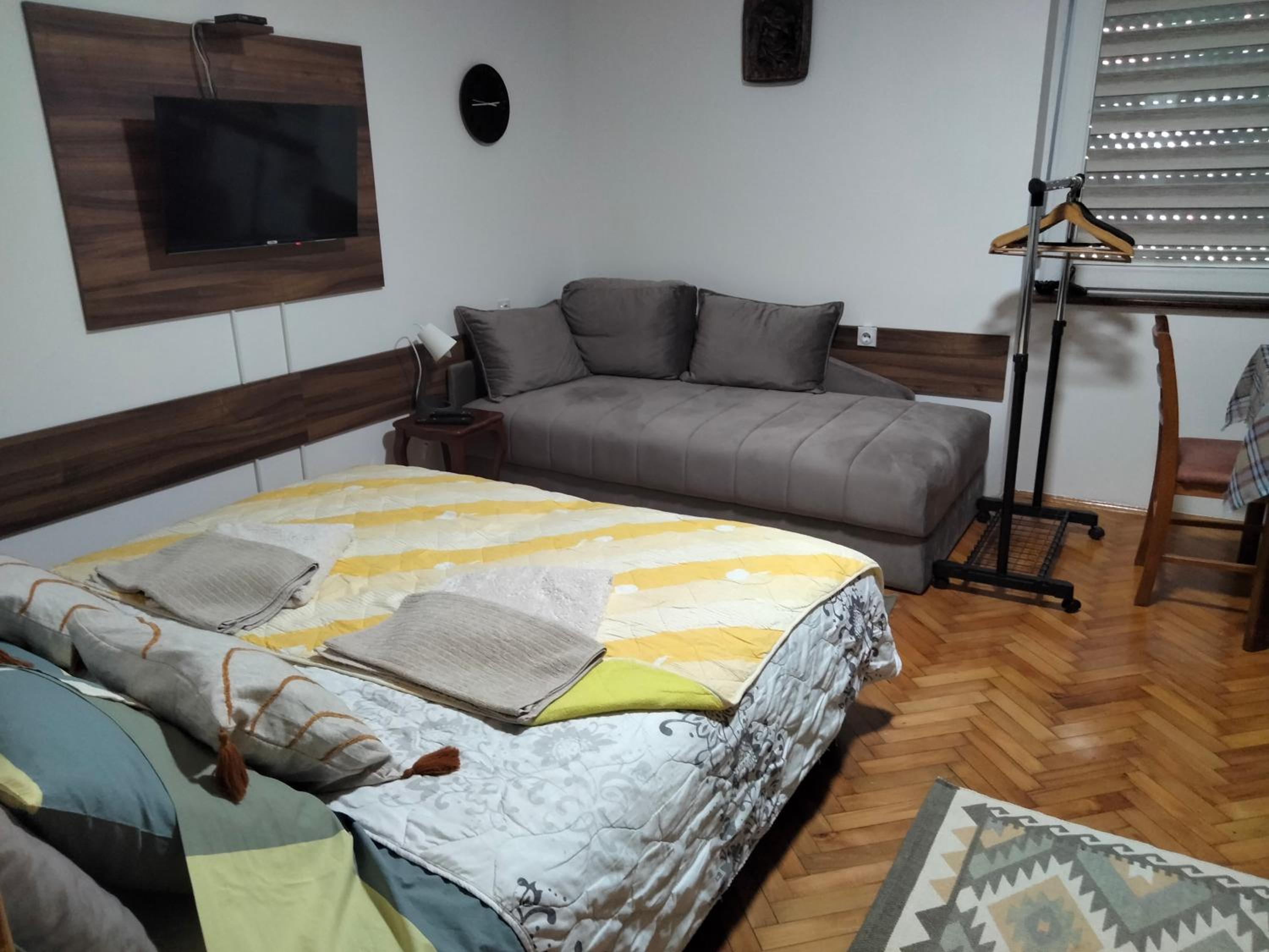 Photo 8