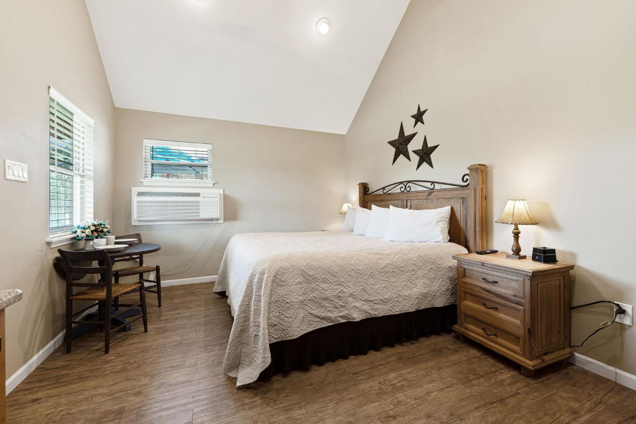 Blanco Riverside Cottages