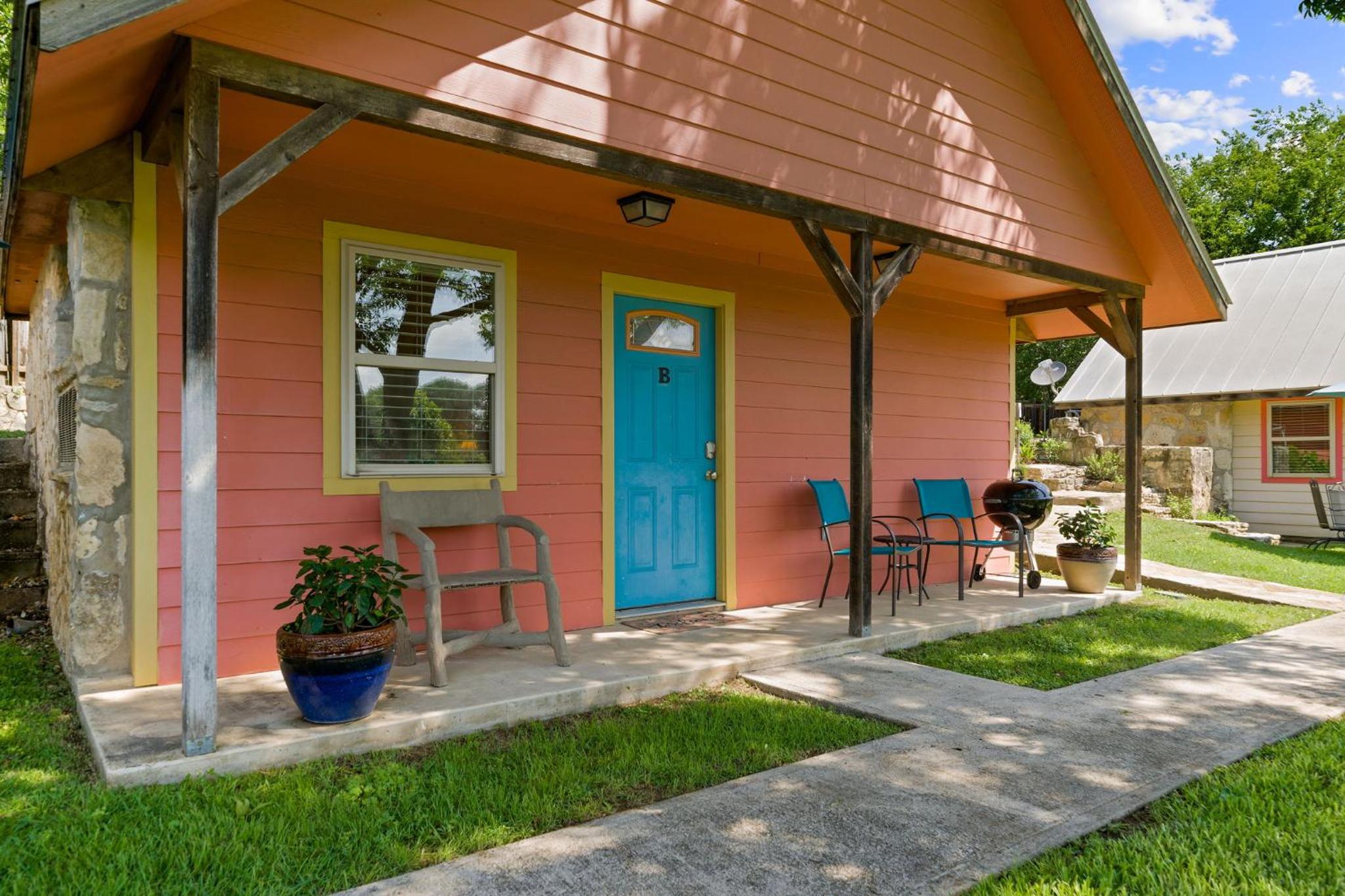 Blanco Riverside Cottages