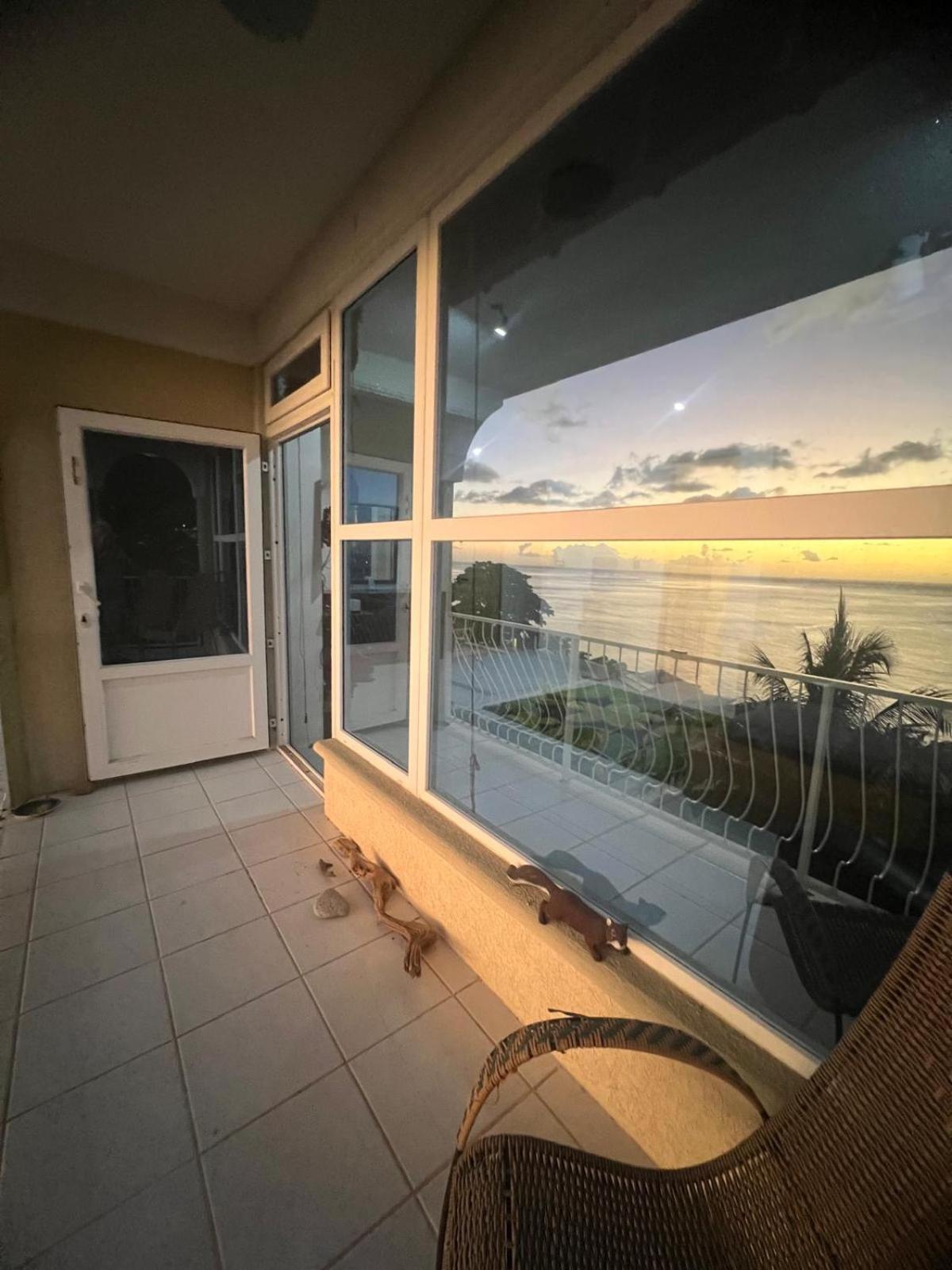 Castle Comfort Seaview deluxe Apartment