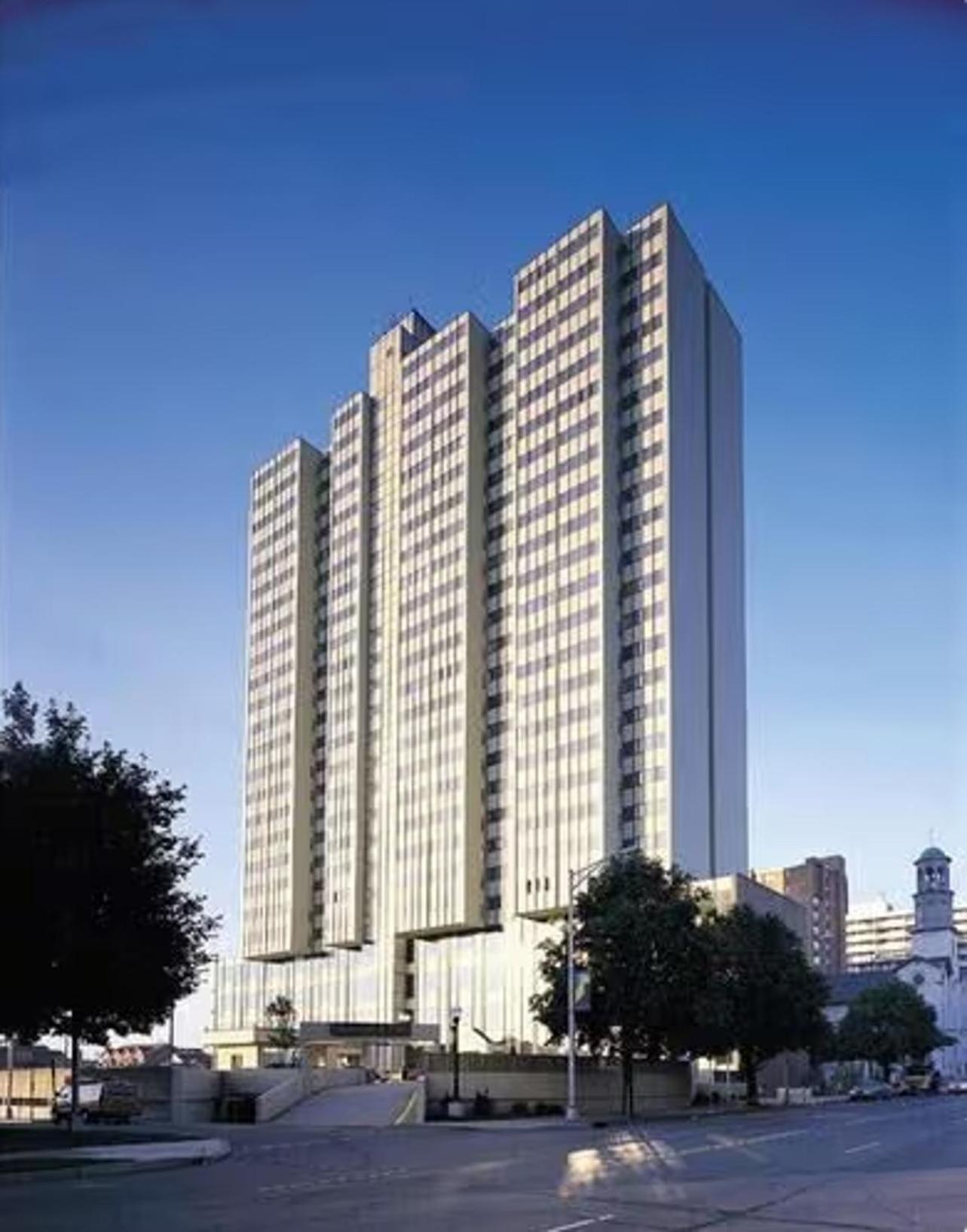 PP 1114 Beautiful Professional 1br Apt, Pool view 2
