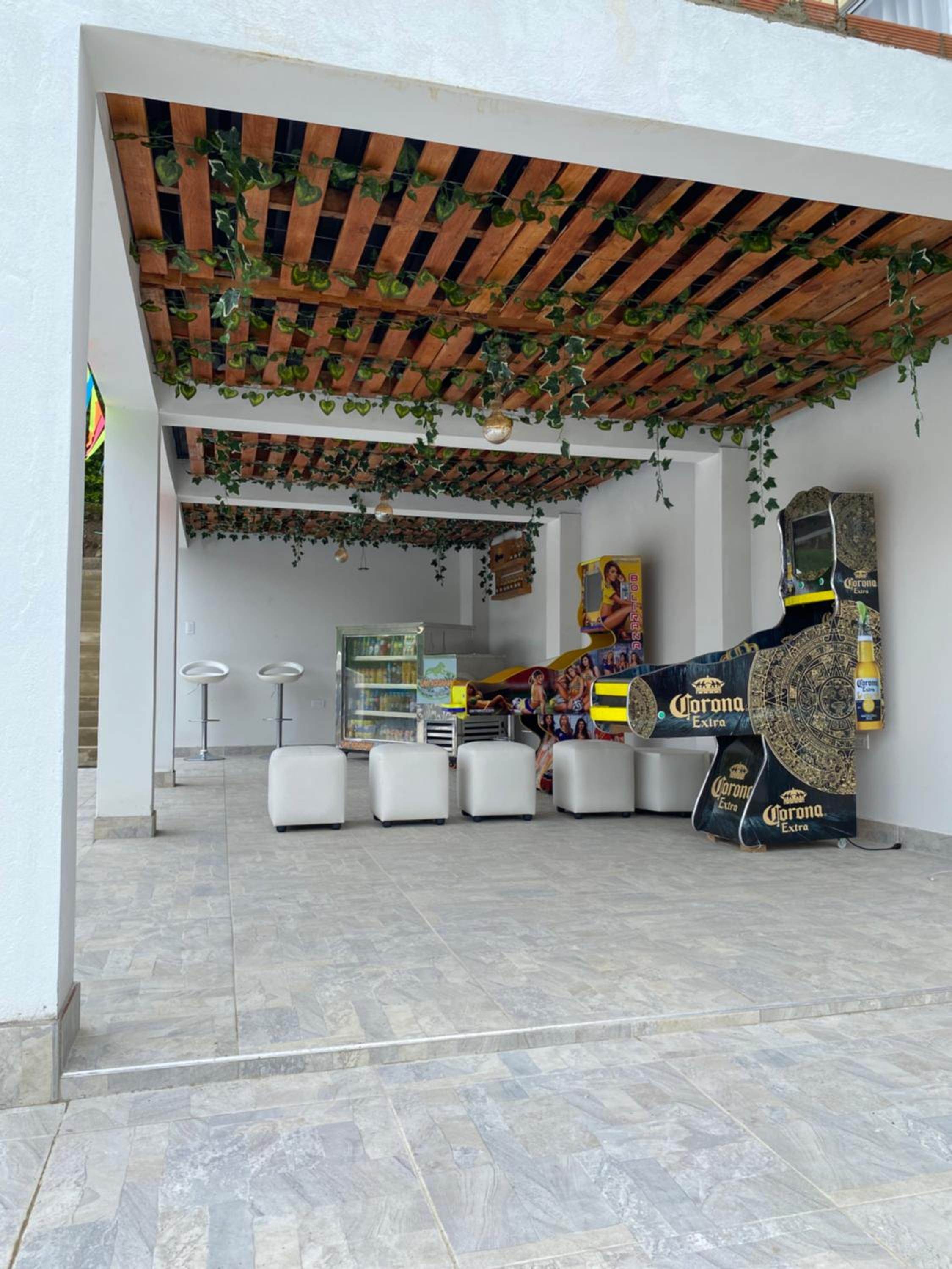 Finca Villa Carmen, Vía Magdalena