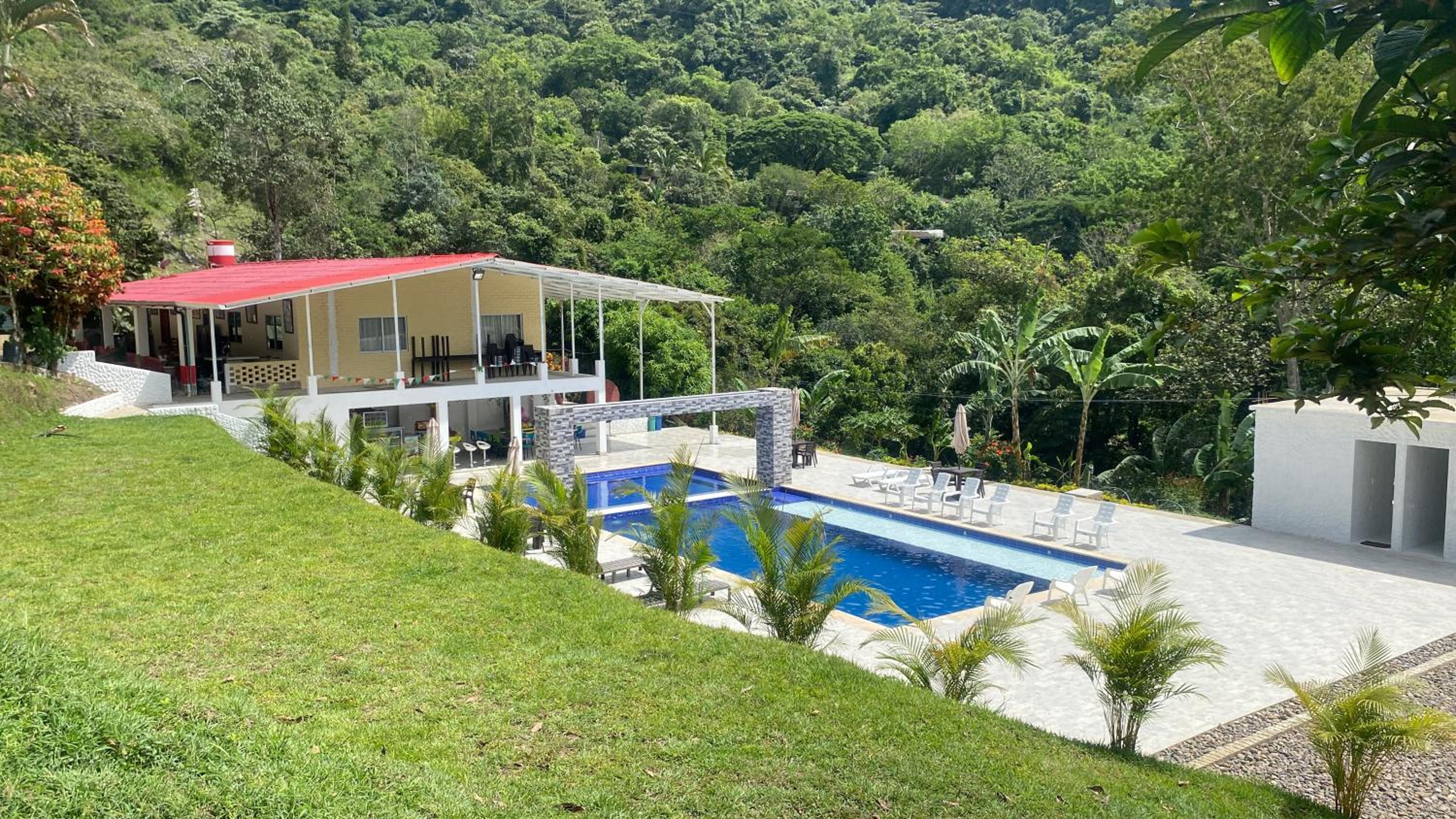 Finca Villa Carmen, Vía Magdalena