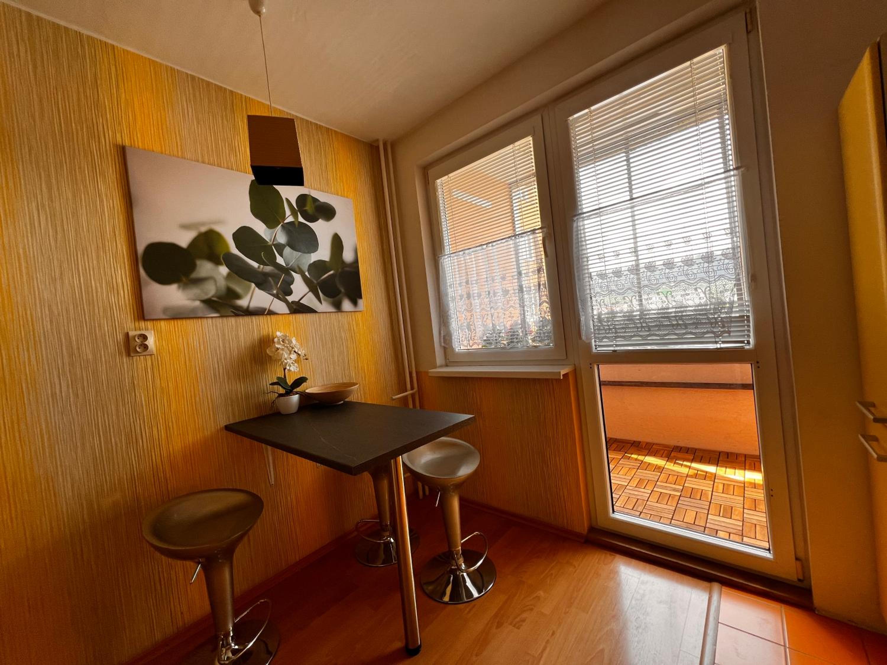 Apartmán širšie centrum KOCKA