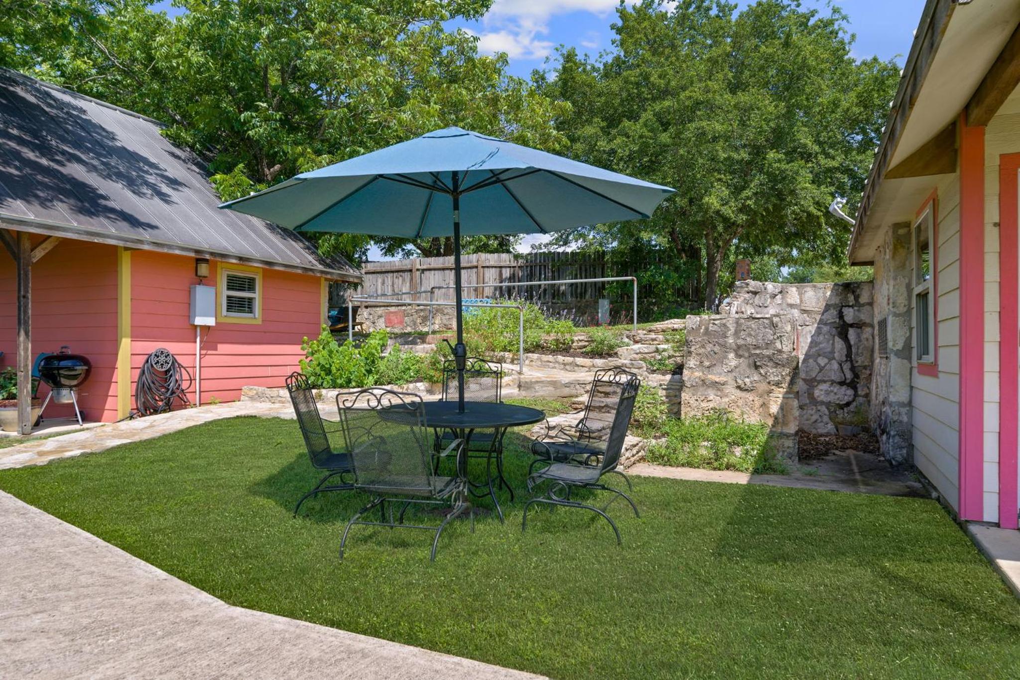 Blanco Riverside Cottages