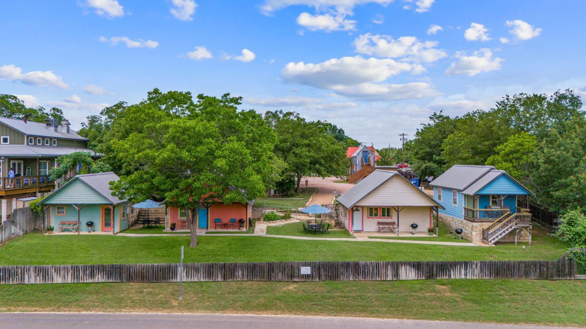 Blanco Riverside Cottages